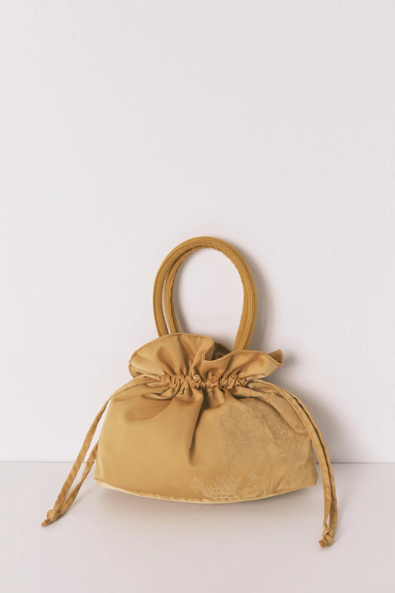 Women Secret_Gold/Mustard_Mustard Print Satin Vanity Case_3063295_08_03