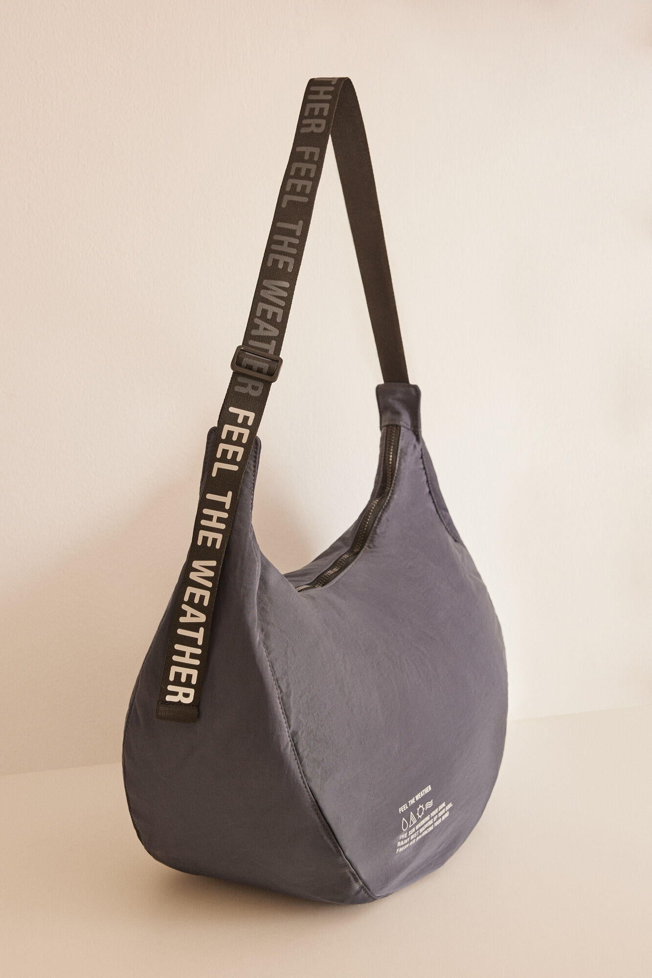 Grey Shoulder Bag_3067352_40_04