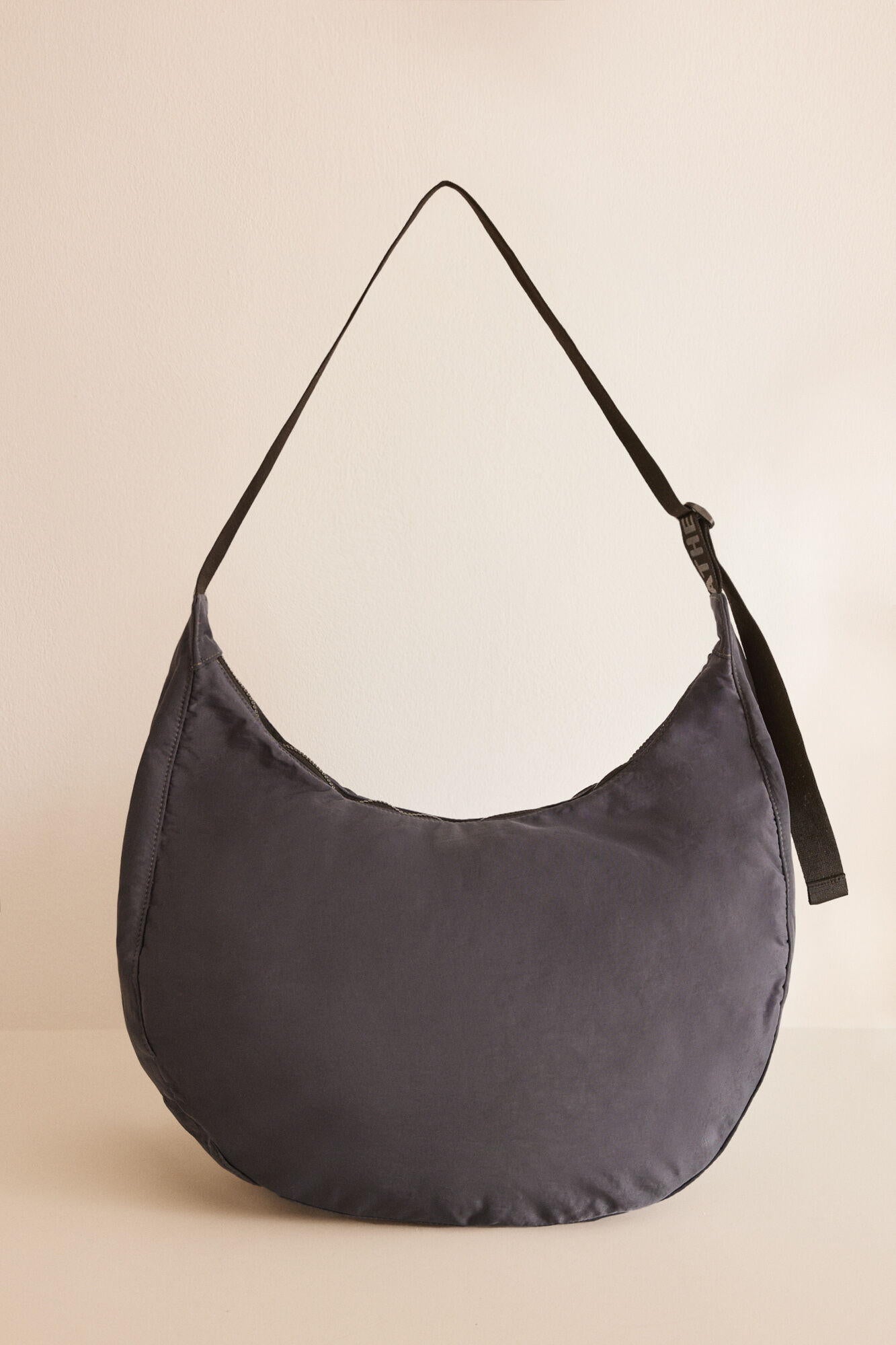 Grey Shoulder Bag_3067352_40_05