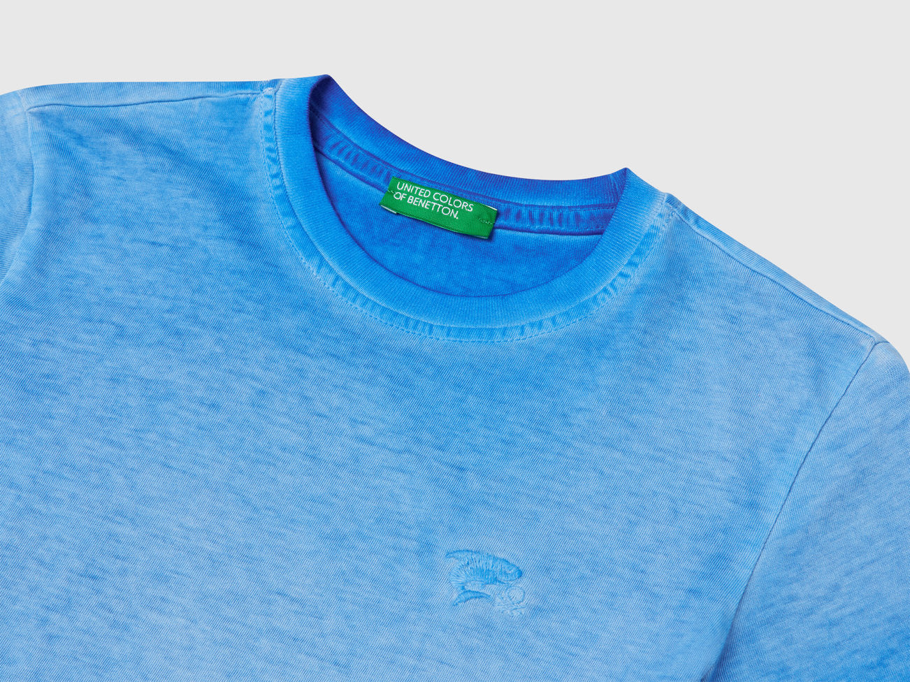 Benetton_Oversized T-Shirt with Embroidery_3085G10JP_65Q_03