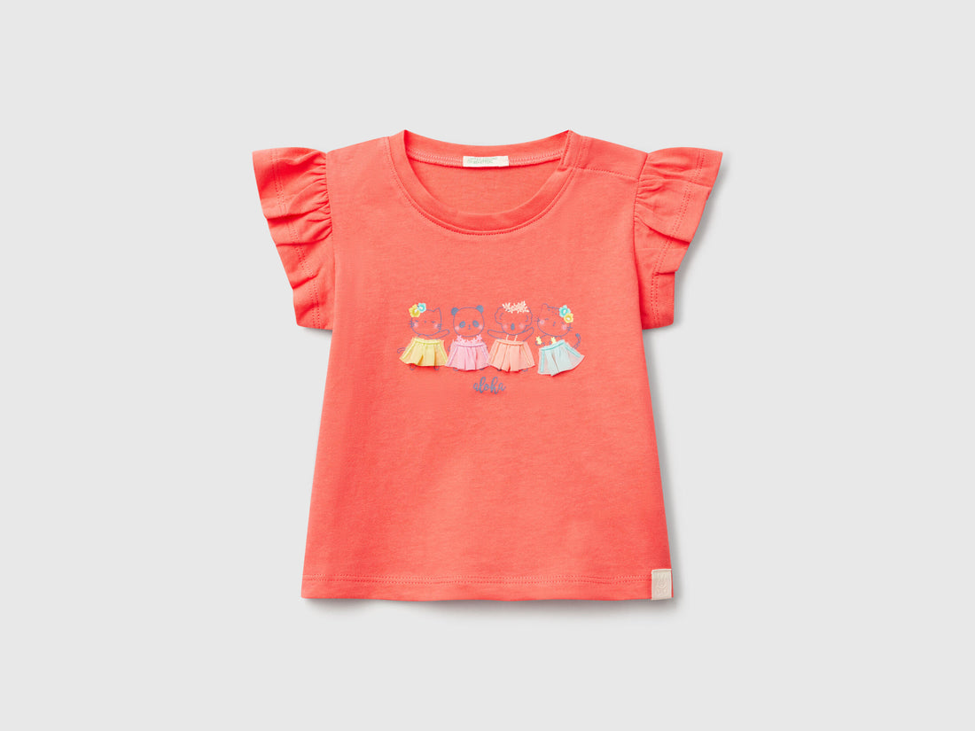 Benetton_T-Shirt with Print and Applique_3096A106F_35Q_01