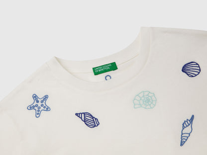 Benetton_White T-Shirt with Shell Embroidery_3096C10PC_074_03