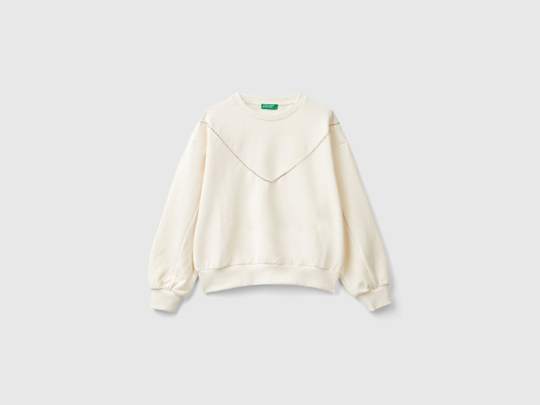 Sweatshirt With Jewel-Like Applique_01