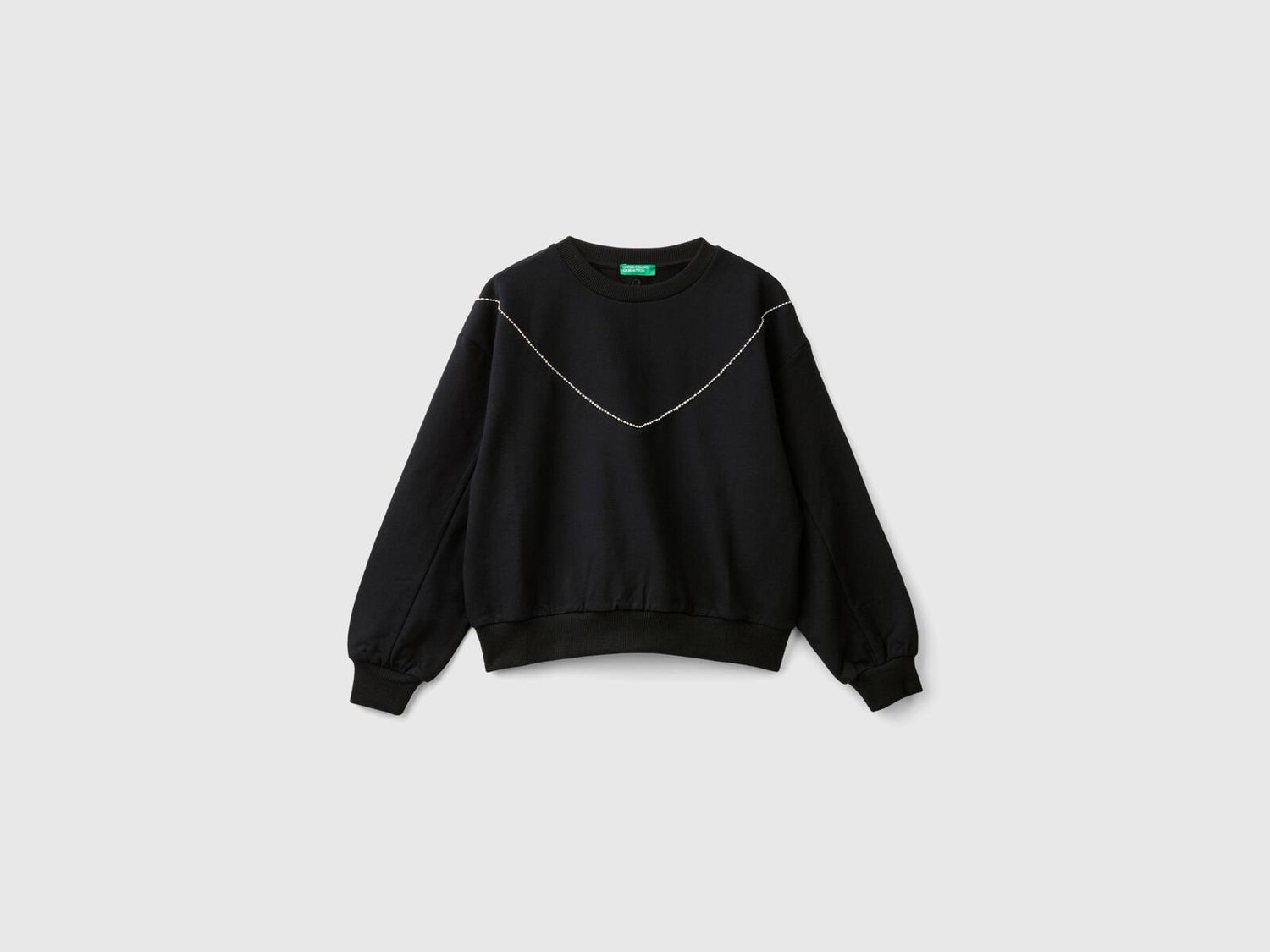 Sweatshirt With Jewel-Like Applique_01