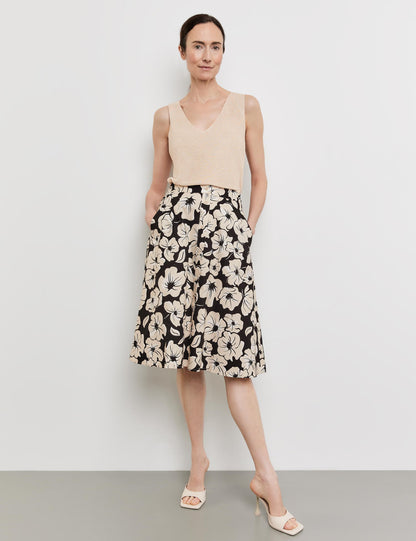 Midi Skirt With A Floral Pattern_310015-31511_1098_04