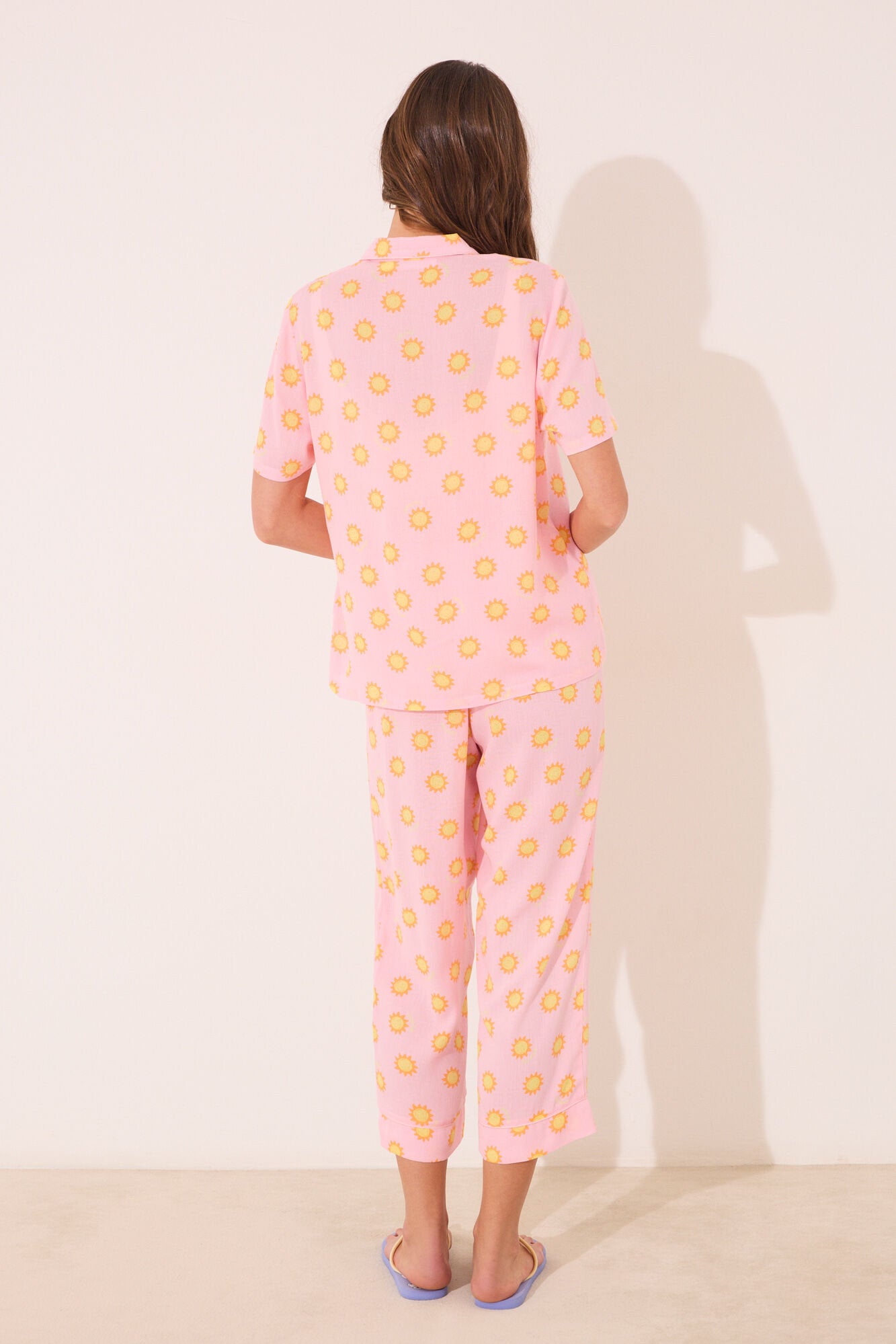 Women Secret_Pink Viscose Capri Classic Pyjamas_3132108_70_05