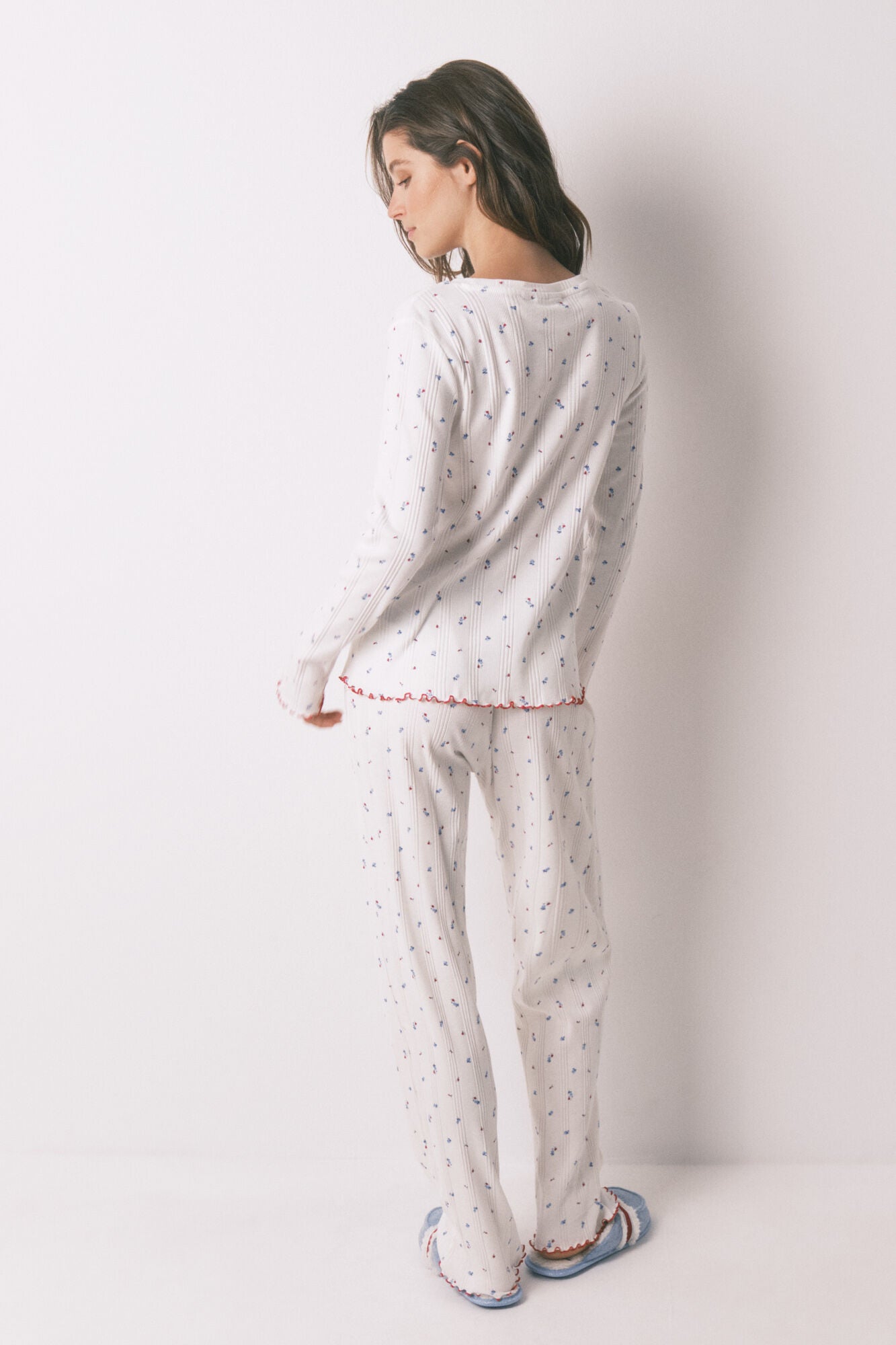 Women Secret_White Print_Long Pyjamas Snoopy White Flowers_3132124_97_05