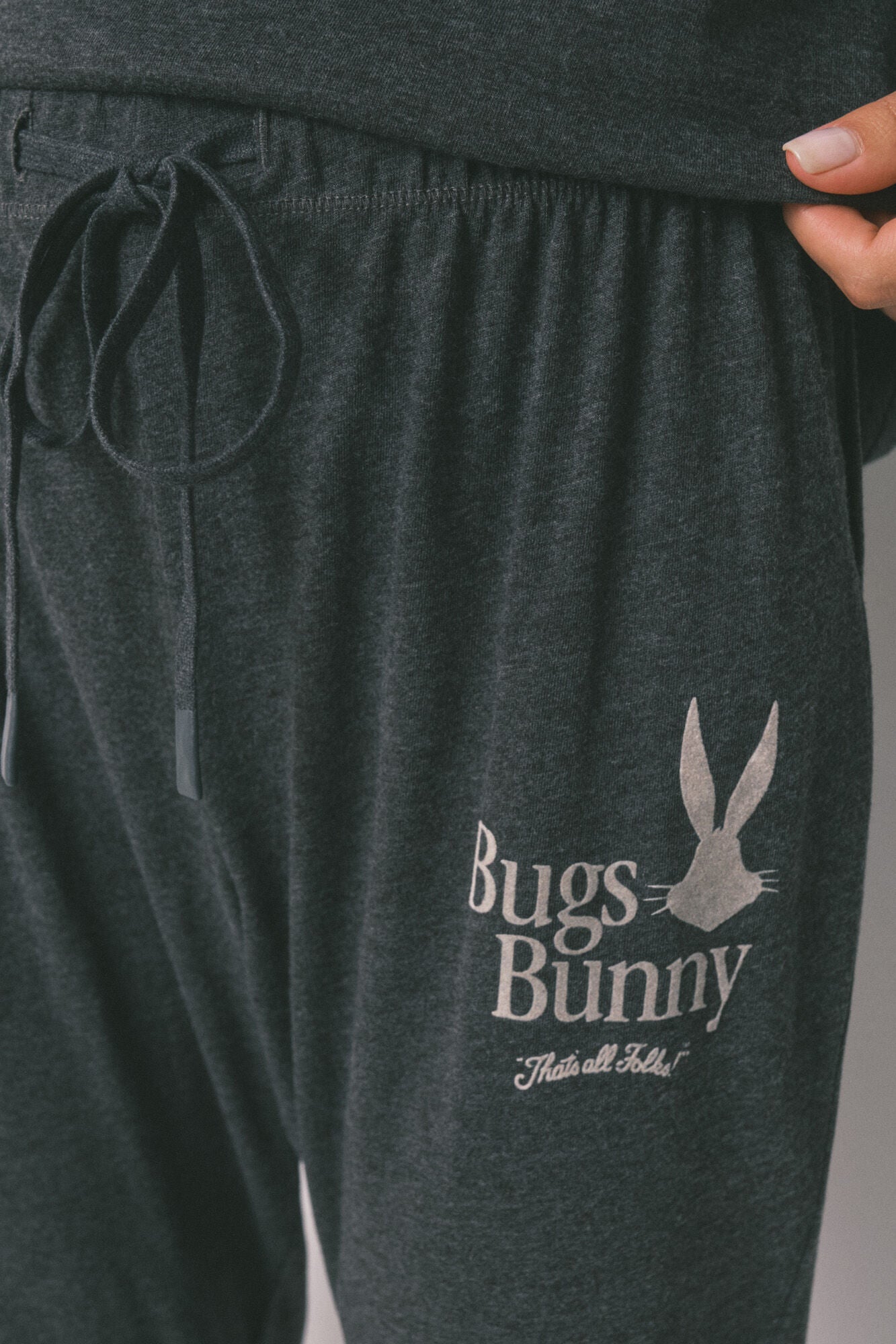 Women Secret_Light Grey_Bugs Bunny Gray Cotton Long Pyjamas_3132126_47_05