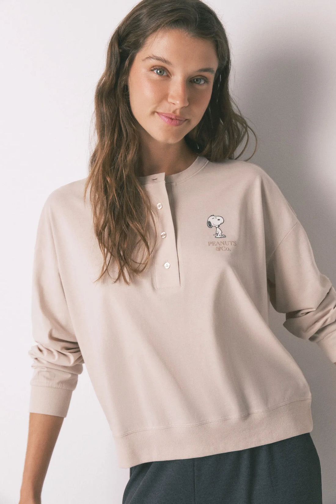 Women Secret_Nude_100% Cotton Beige Snoopy Long Pyjamas_3132128_36_01