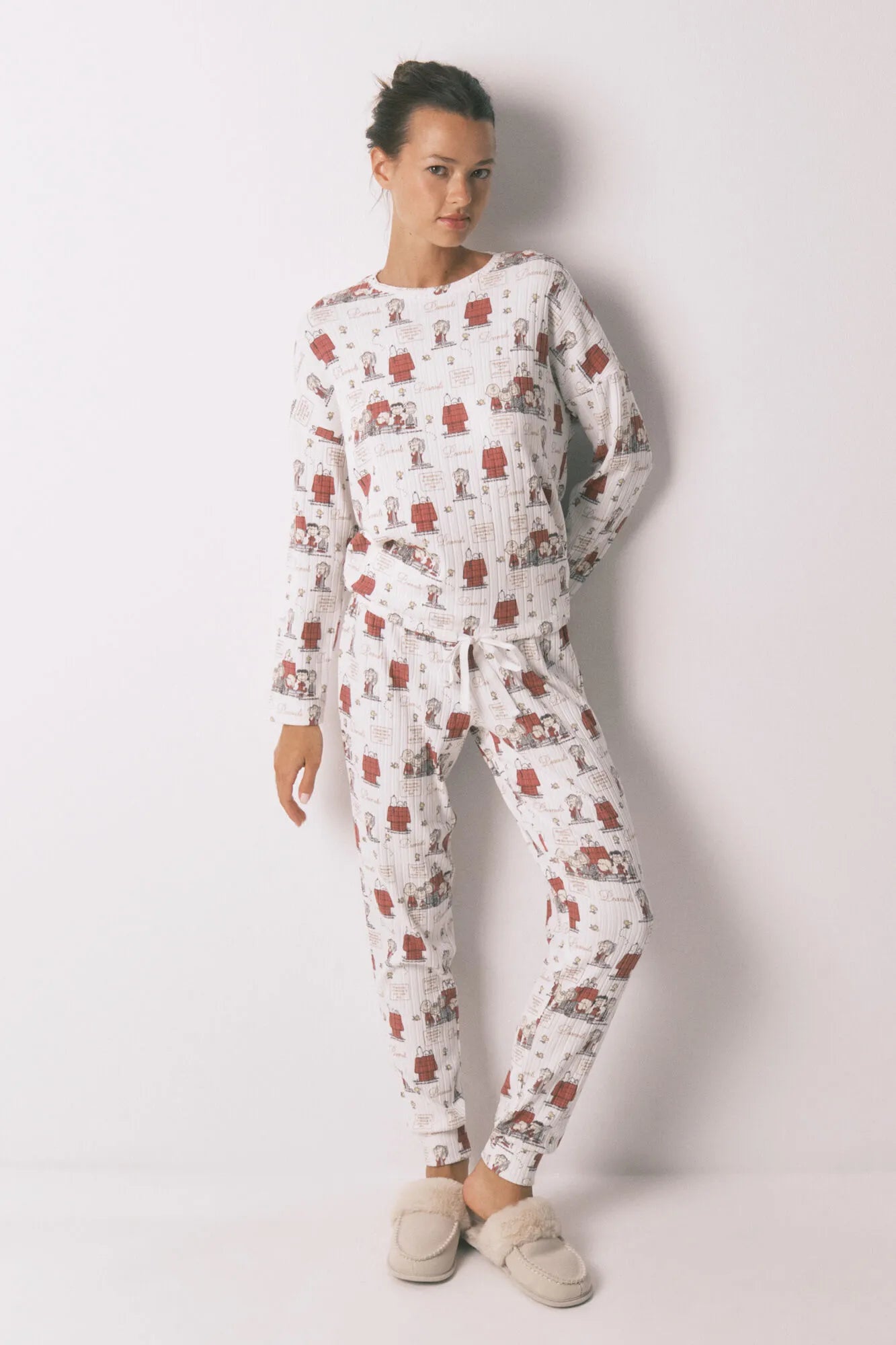 Women Secret_Ivory_Soft Ribbed White Snoopy Long Pyjamas_3132133_96_02