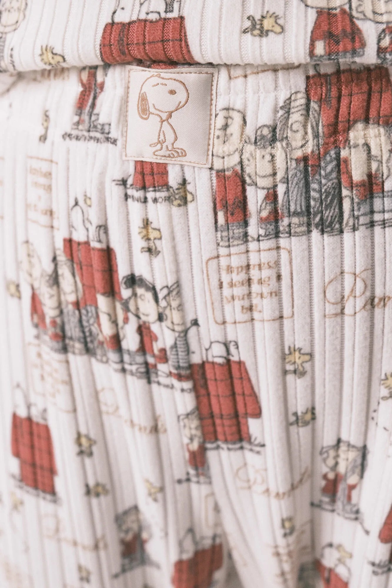 Women Secret_Ivory_Soft Ribbed White Snoopy Long Pyjamas_3132133_96_05