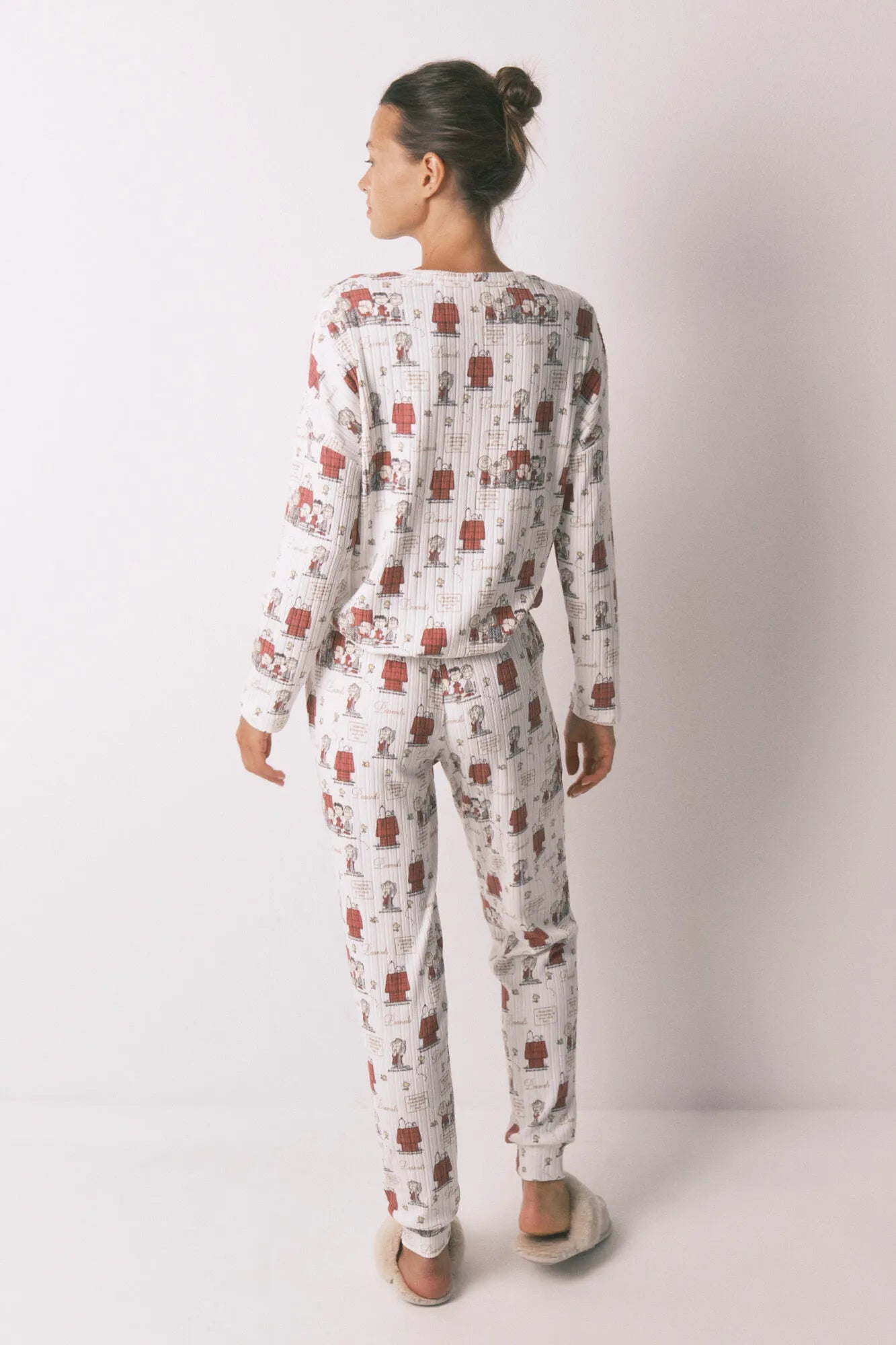 Women Secret_Ivory_Soft Ribbed White Snoopy Long Pyjamas_3132133_96_06
