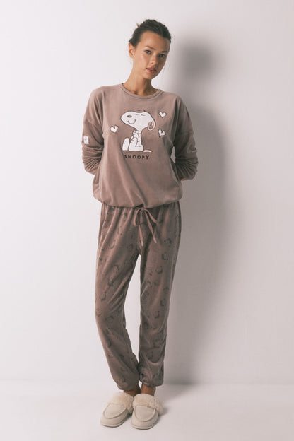 Women Secret_Tan_Long Velvet Velvet Snoopy Long Pyjamas_3132134_34_02