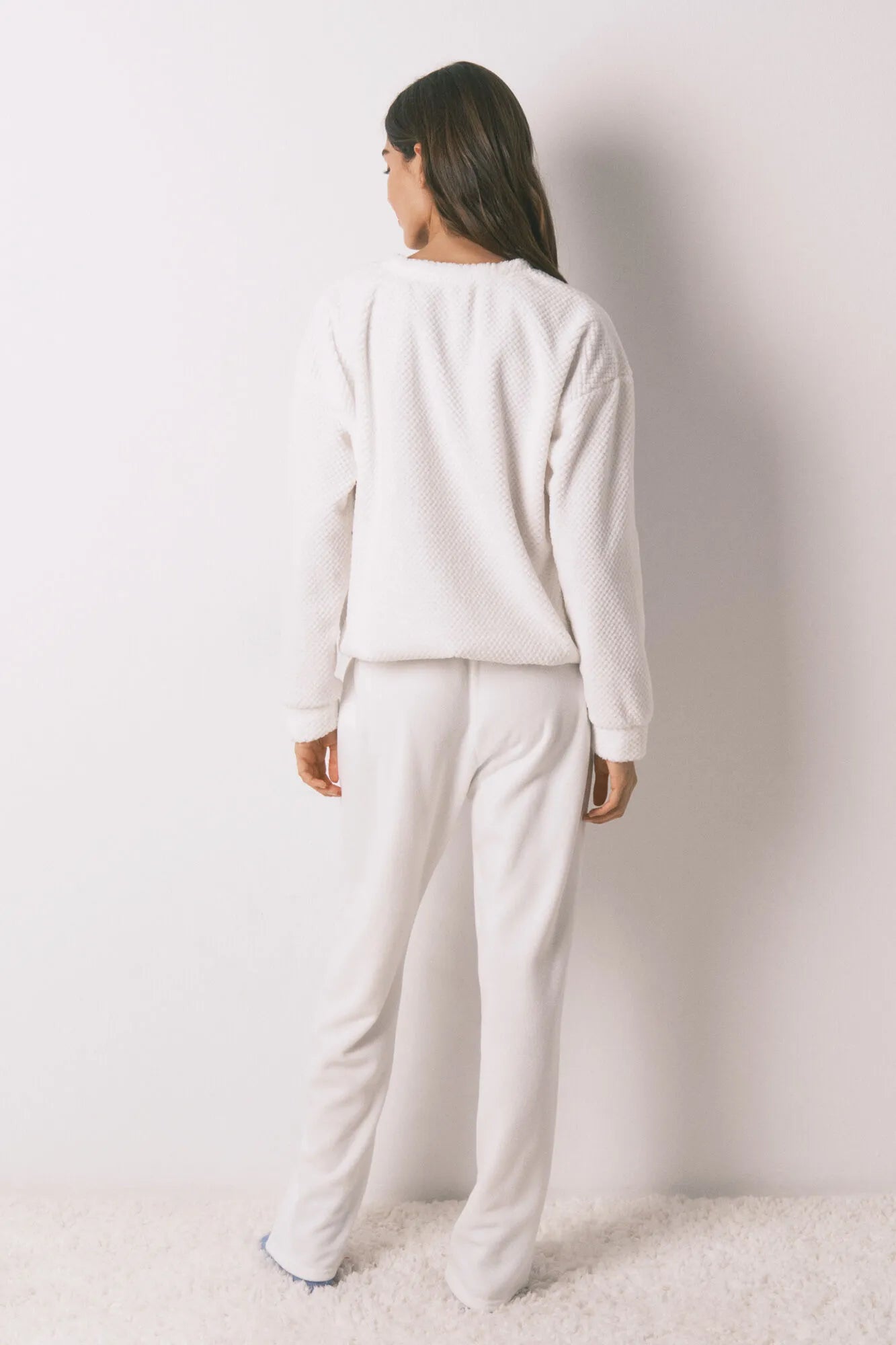 Women Secret_Ivory_Snoopy Fleece Mousse Long Pyjamas_3132229_96_04