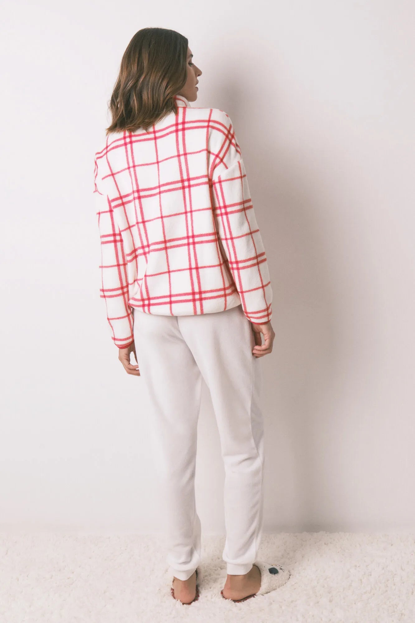 Women Secret_Ivory_Long Fleece Pajamas White Checks Mafalda_3132236_96_05