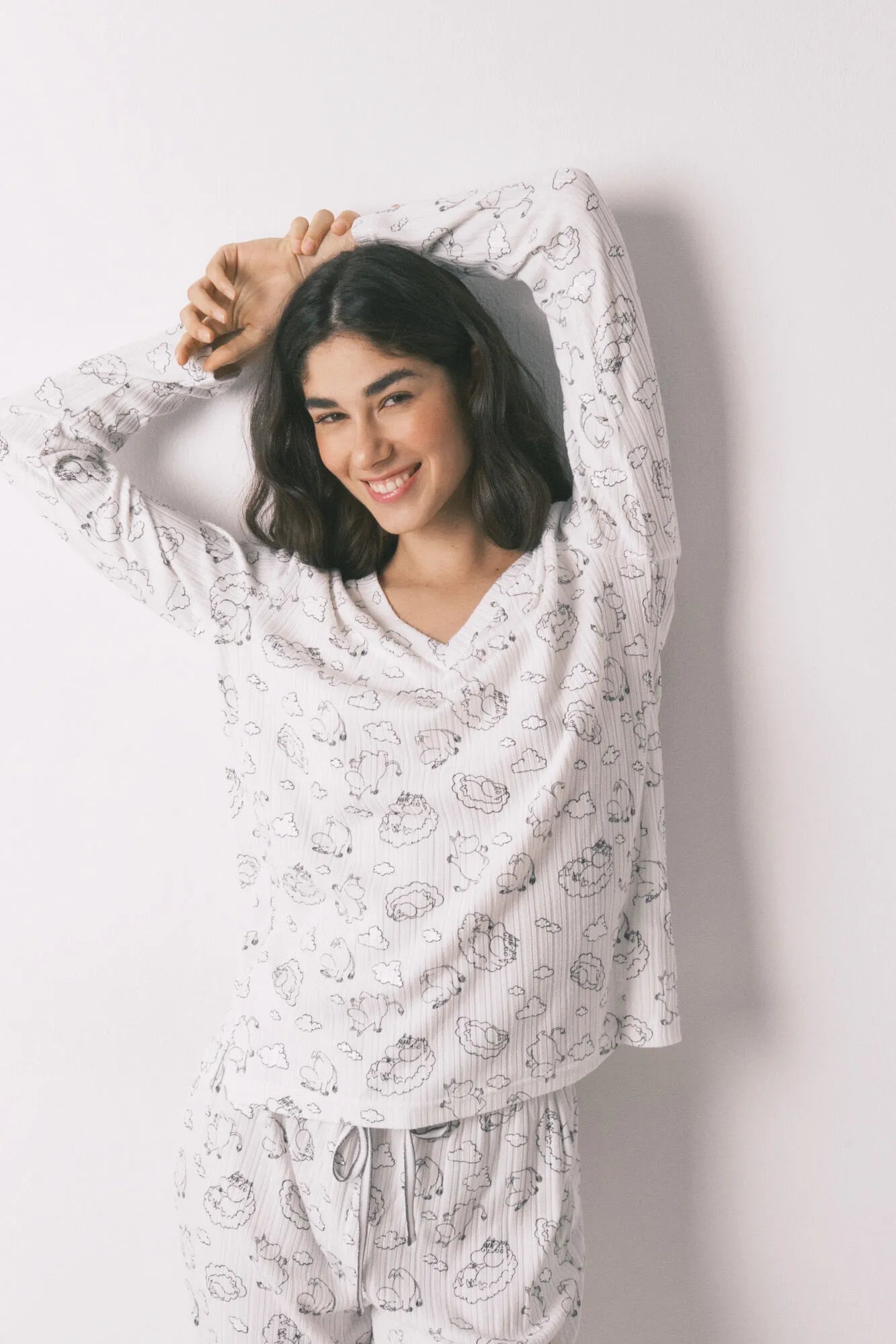 Women Secret_White_White Soft Ribbed Long Moomin Print Pyjamas_3133482_97_01