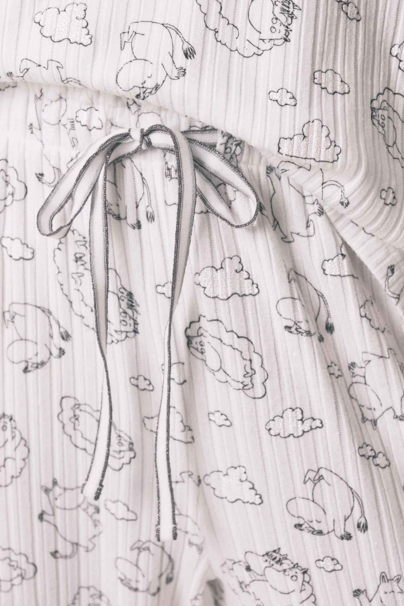 Women Secret_White Print_White Soft Ribbed Moomin Print Pyjamas_3133484_97_06