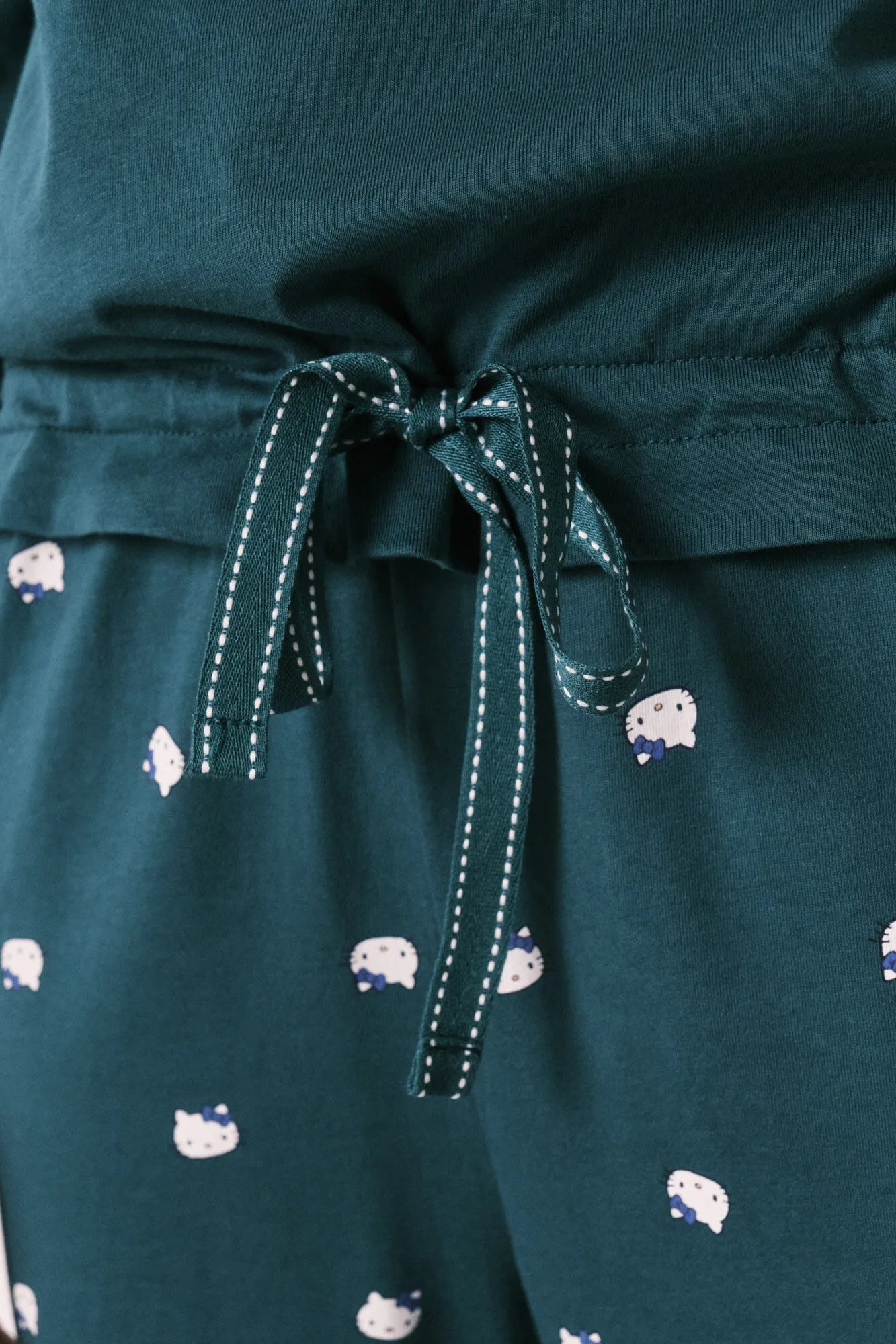 Women Secret Bottle Women Green Cotton Long Pyjamas Hello Kitty SKU: 3133513_20 Image 04