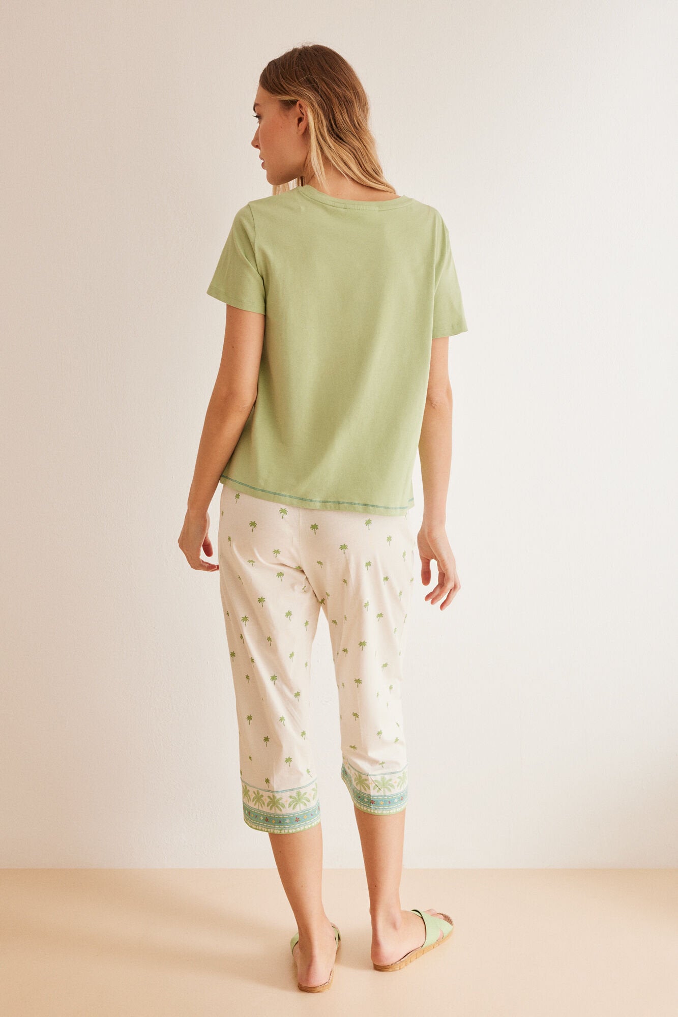 Green Short Sleeves Capri Pant Pyjama_3137658_23_06