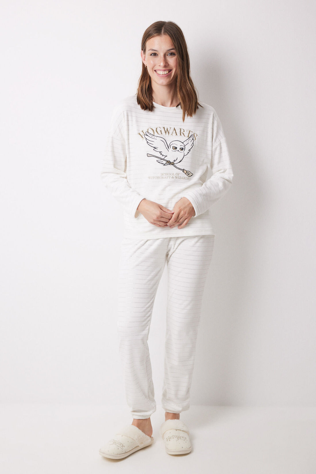 Hogwarts Ivory Velvet Long Pajamas_02