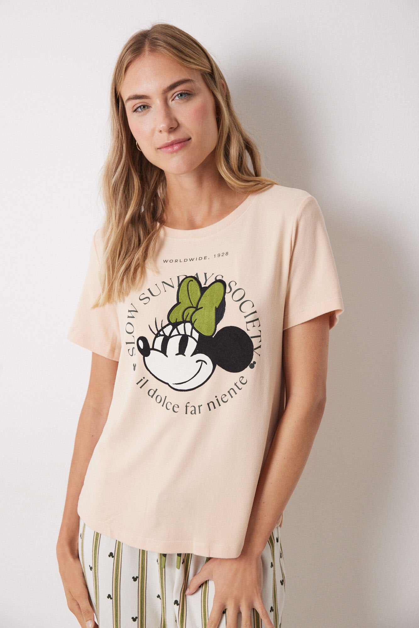 Women Secret_Minnie Long Pajamas with Short Sleeve_3139840_70_03