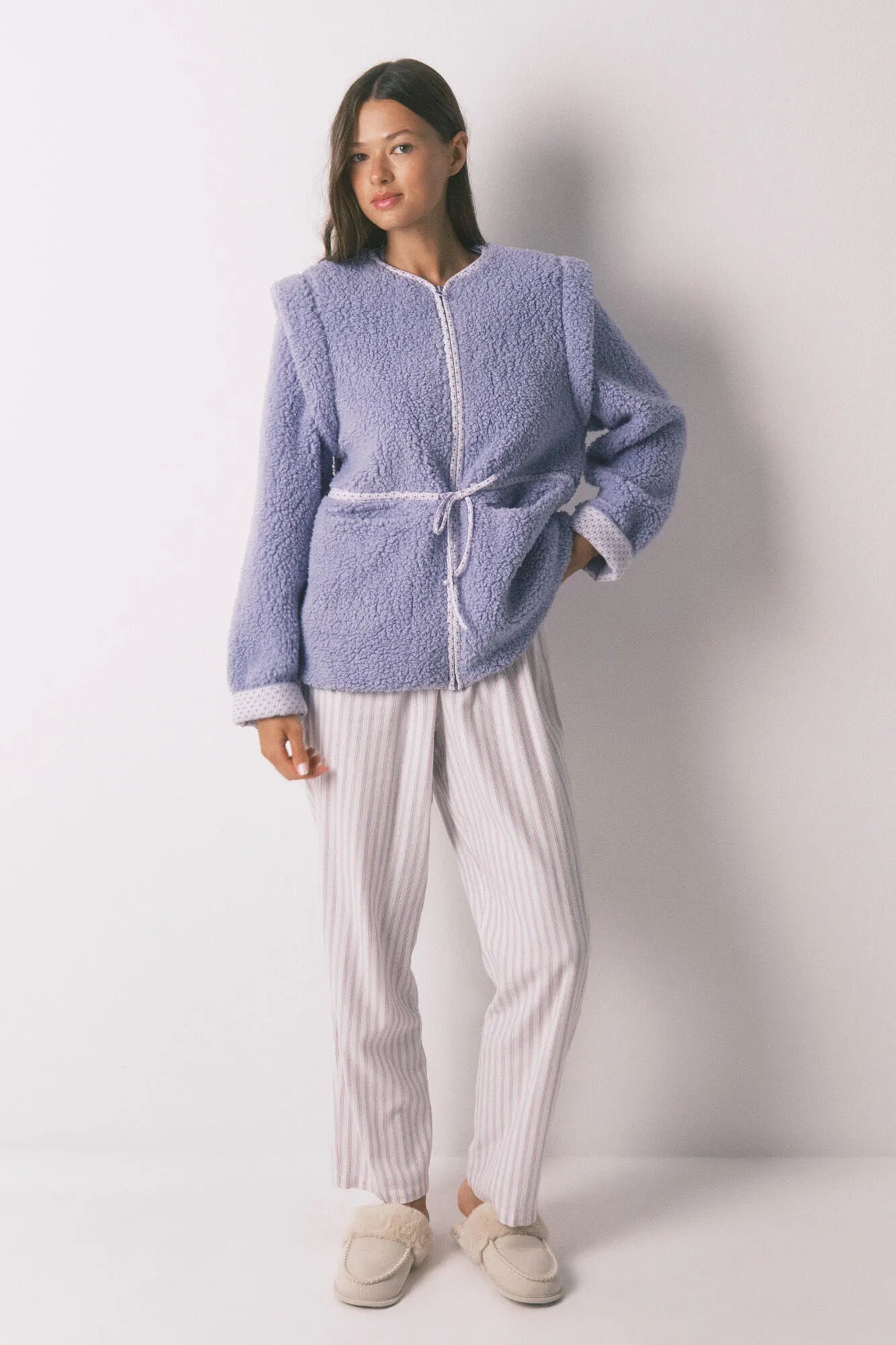 Women Secret_Blue_Short Lilac Faux Shearling Robe_3142295_19_02