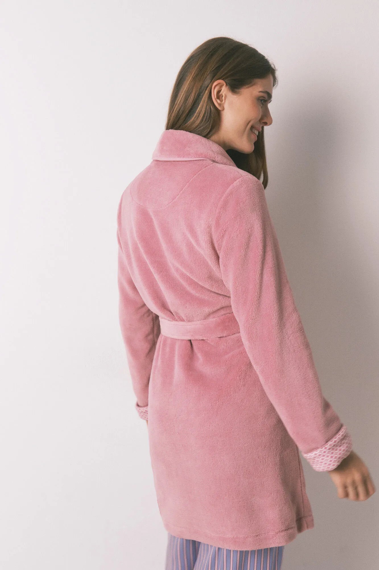 Women Secret_Pink_Pink Fleece Midi Robe_3142296_71_05