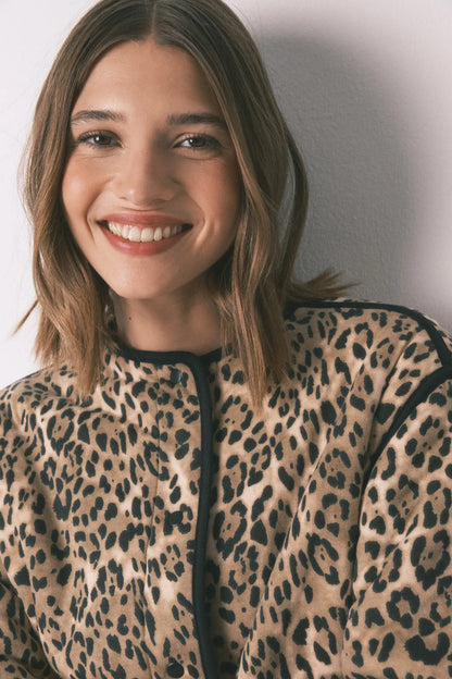 Women Secret_Beige_Short Reversible Animal Print Jacket_3142298_96_02