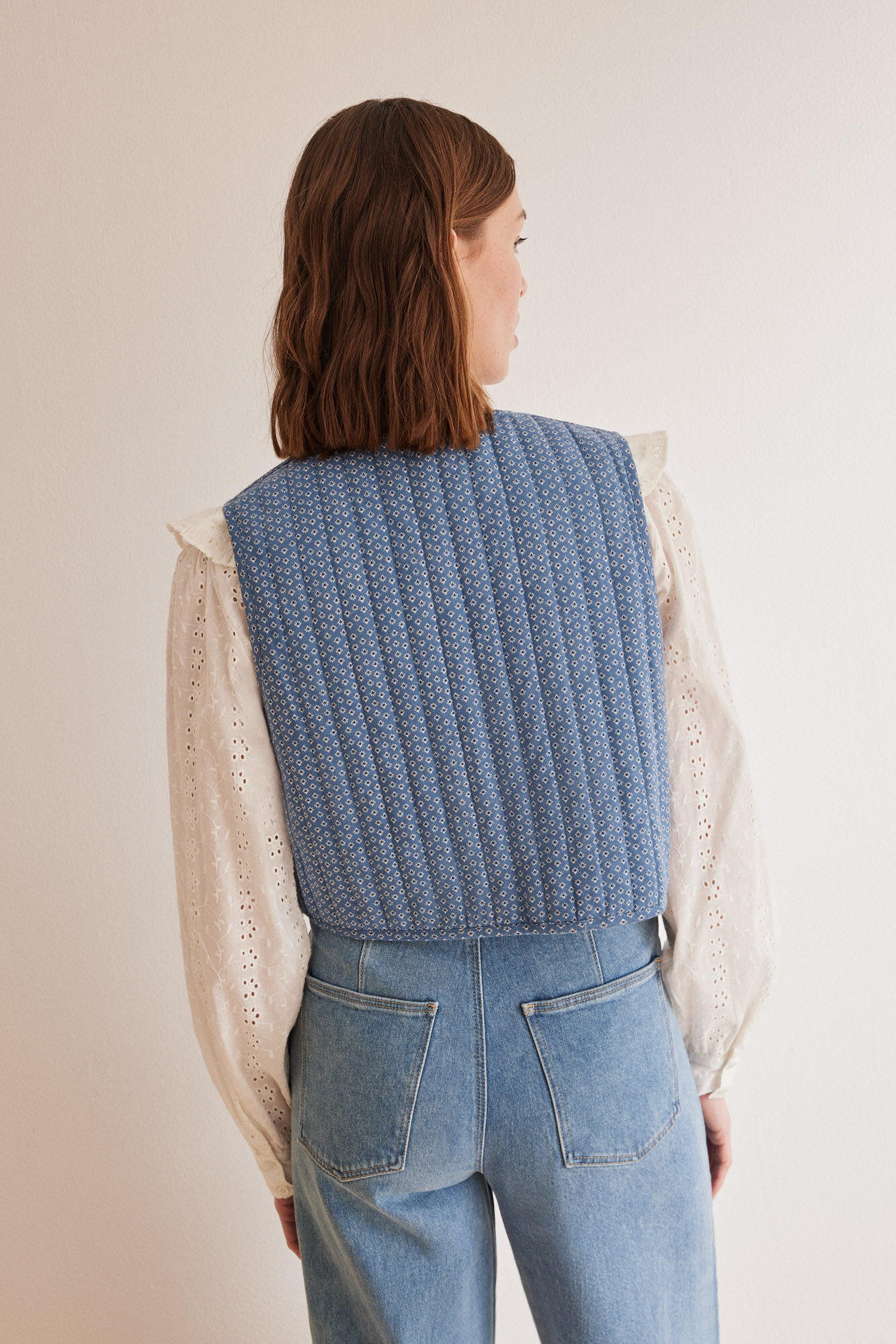 Quilted Vest With All Over Print_3147563_19_07