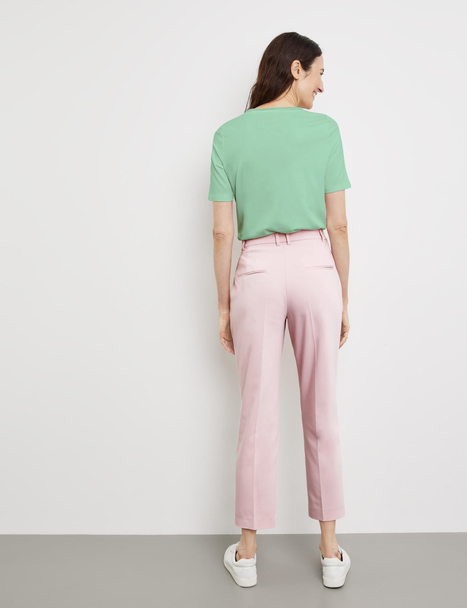 Elegant Trousers With Pressed Pleats_320006-31335_30289_06