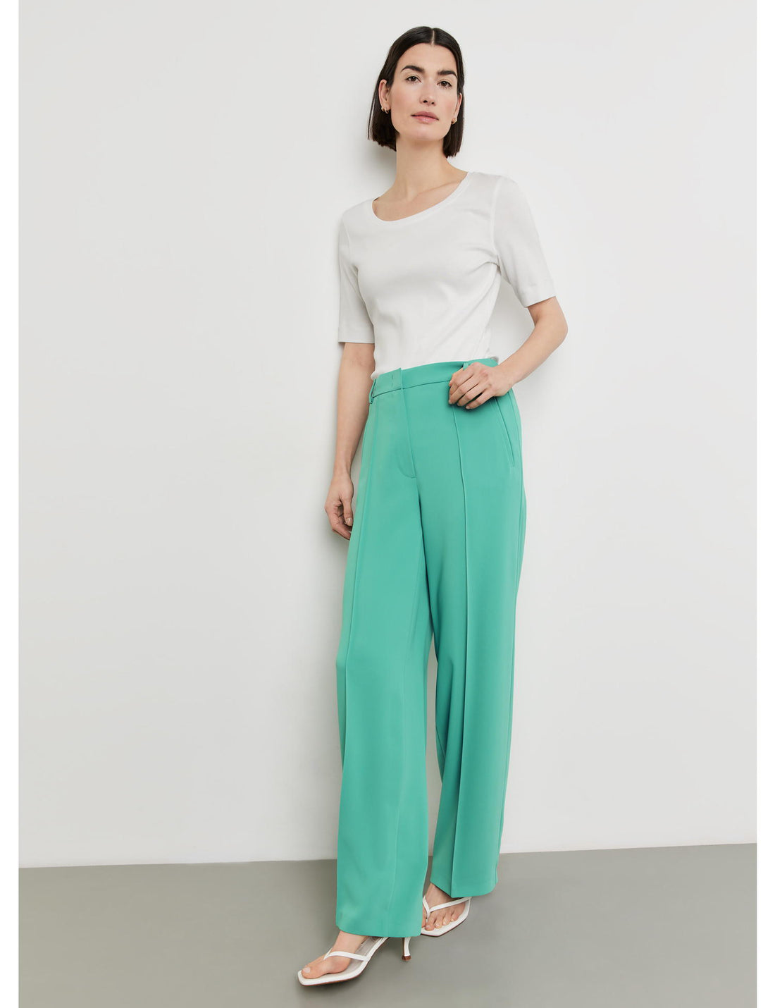 Wide-Leg Trousers With Pintucks_320011-31263_50946_01