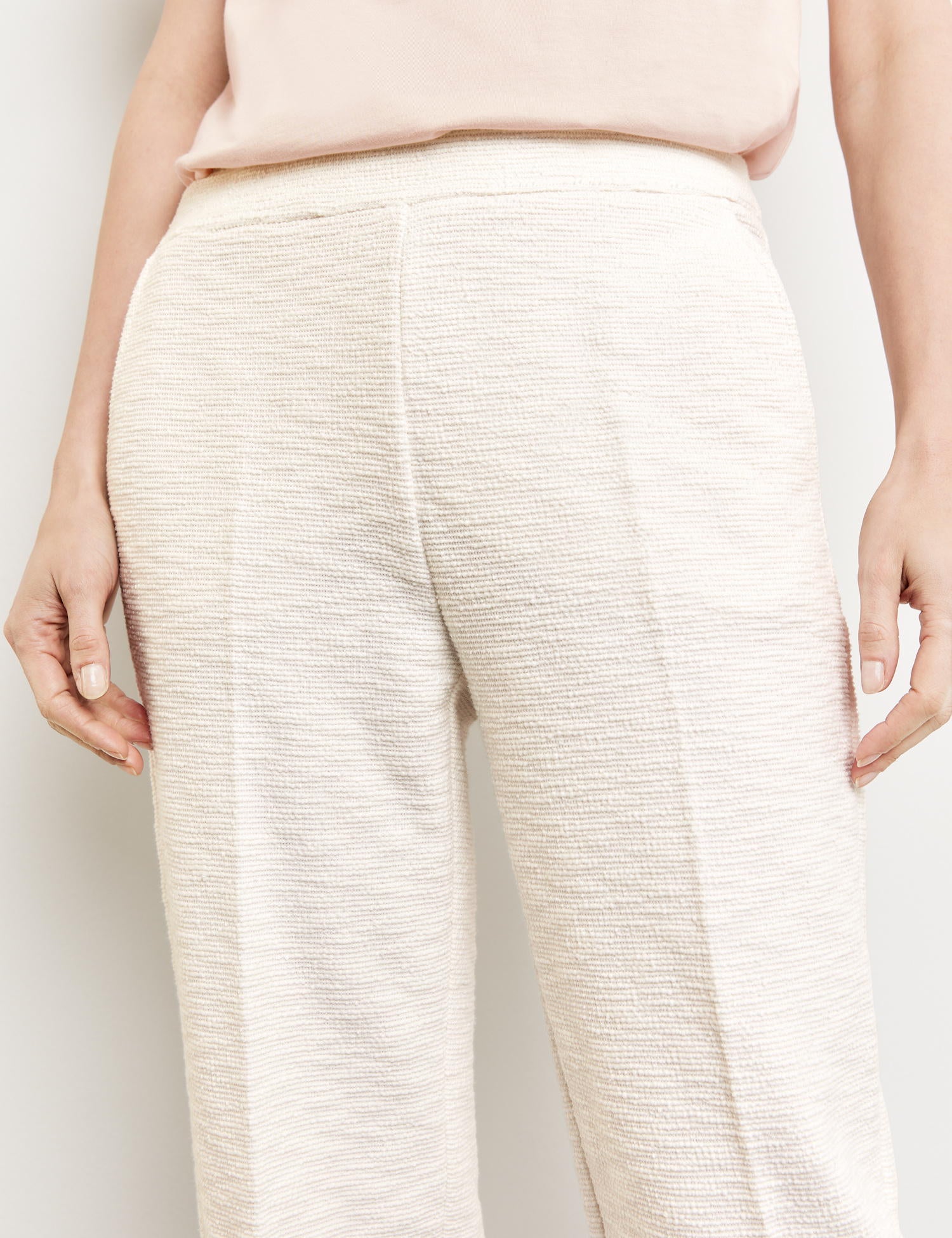 Comfortable Pull-On Trousers_320019-31266_90118_04