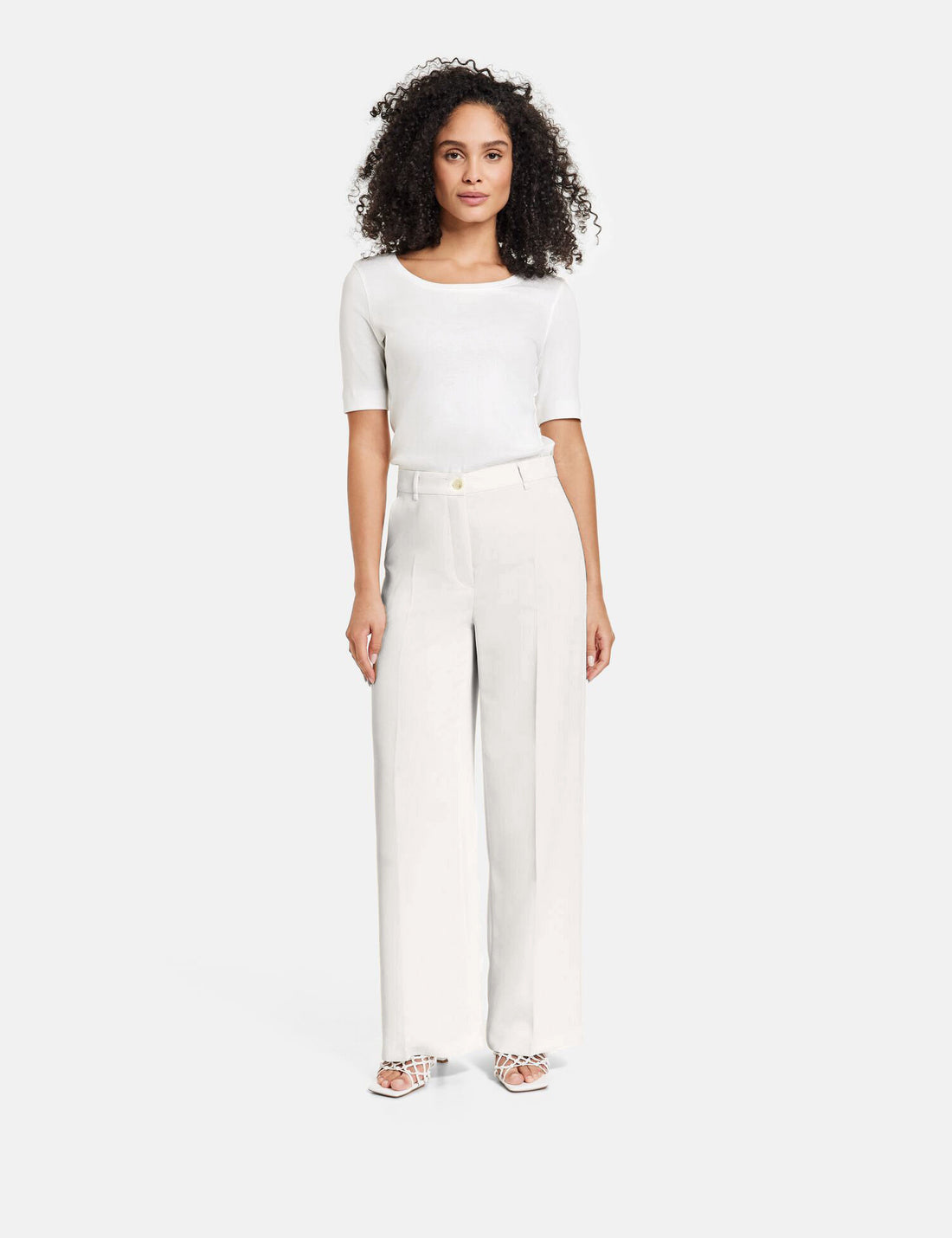 Flowing Trousers With Pressed Pleats_320025-31278_99700_01