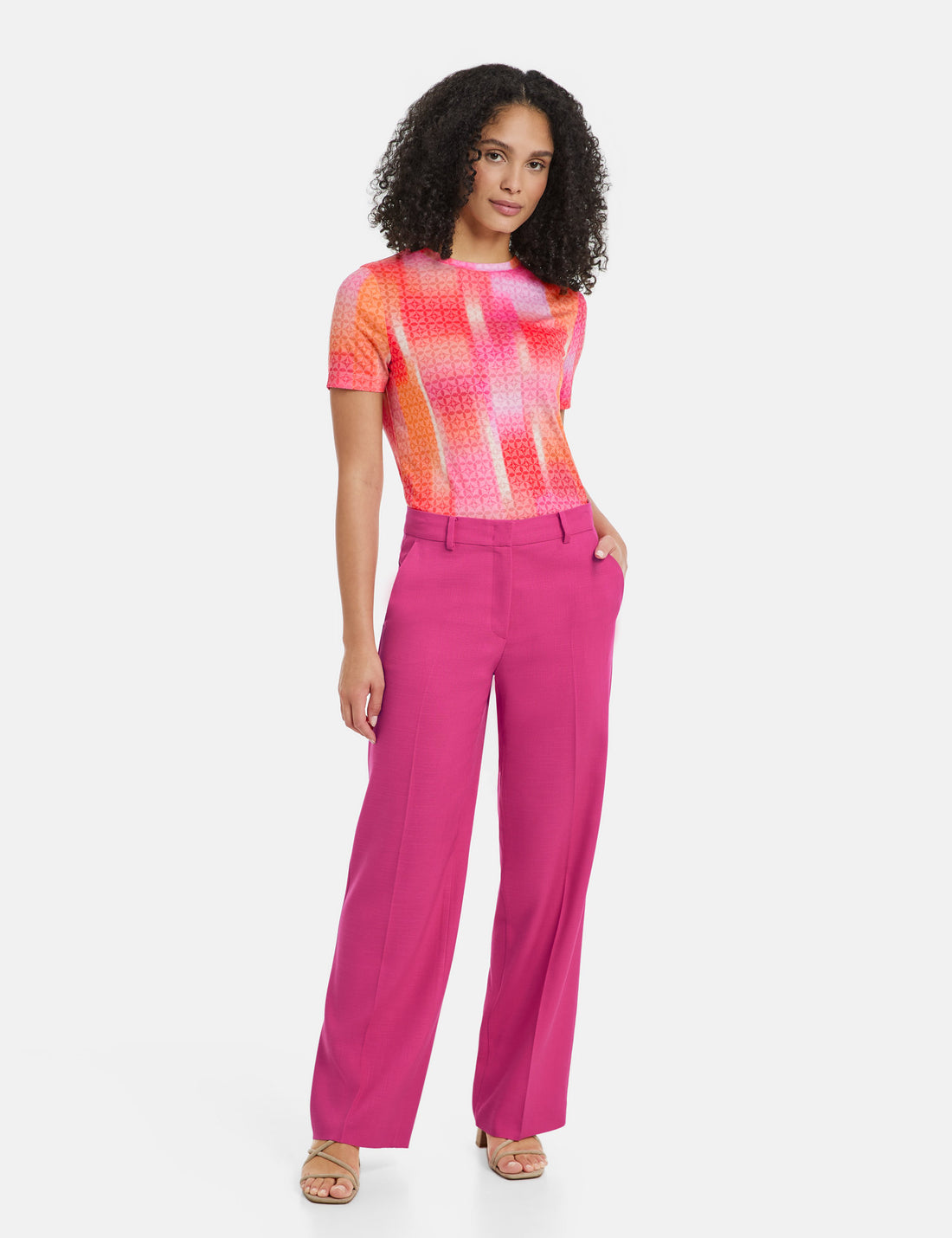 Elegant Trousers With Pressed Pleats_320034-31279_30913_01