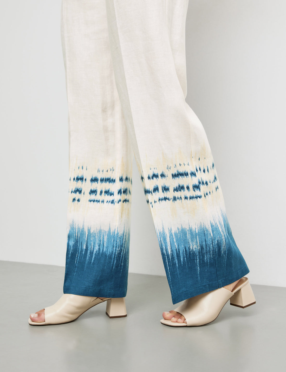 Linen Trousers With A Patterned Hem_320042-31287_3088_02