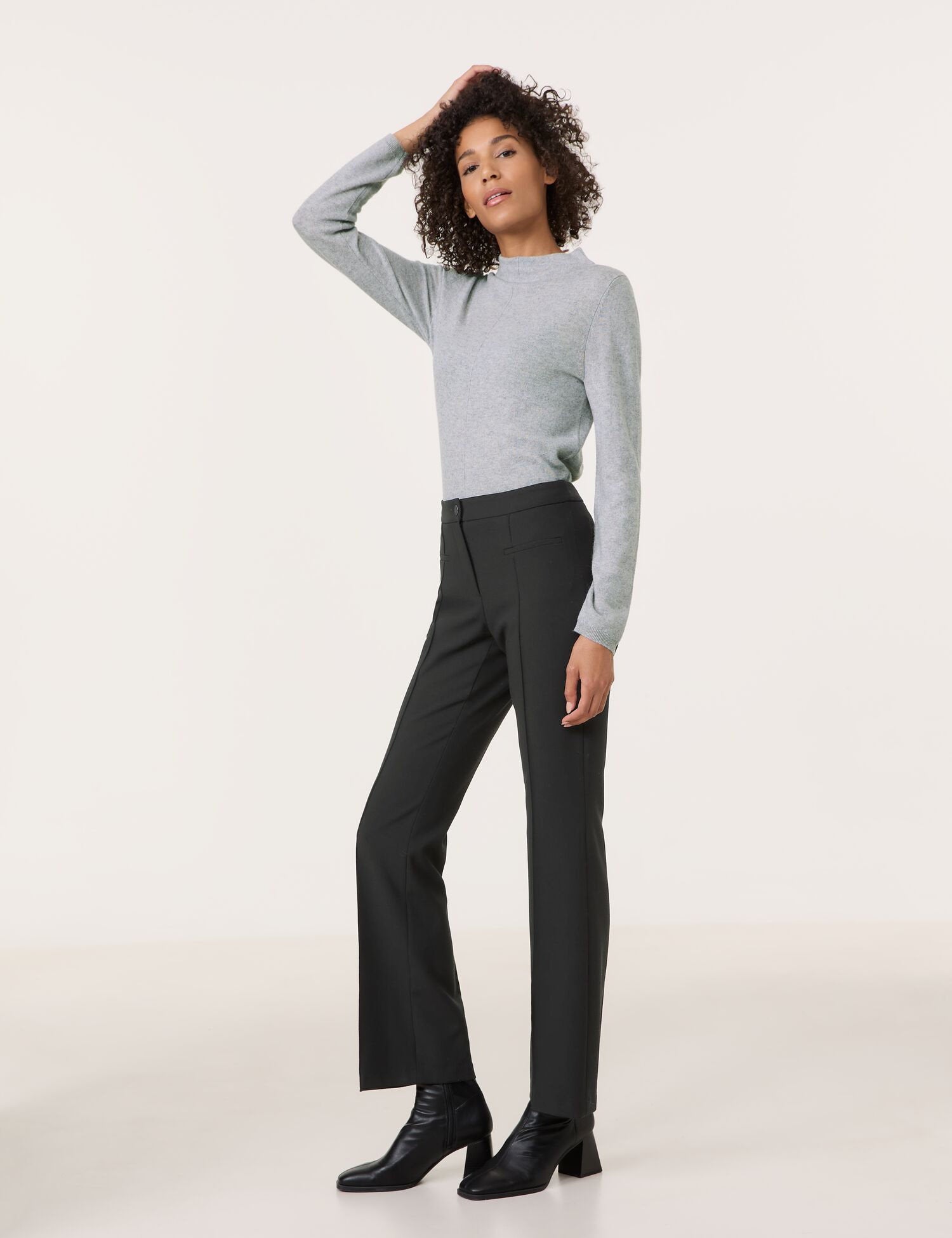 Marlie Flared Fit Cloth Trousers_322058-66298_11000_05