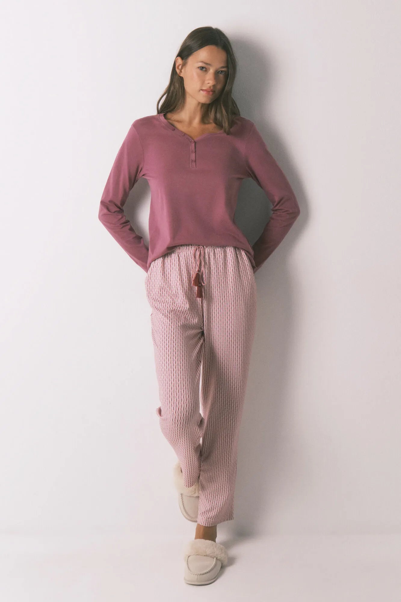 Women Secret_Wine_Long Sleeve Brushed Cotton Maroon T-Shirt_3272281_88_04