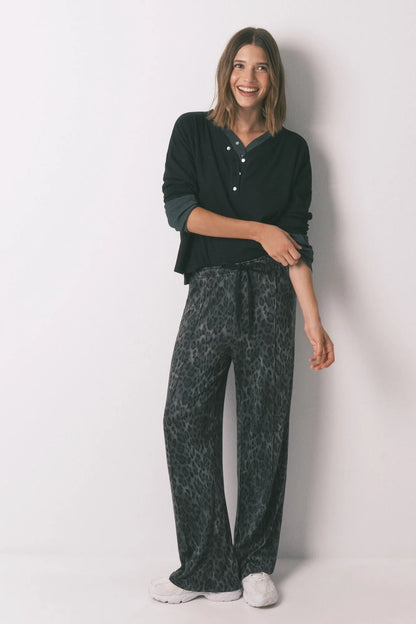 Women Secret_Black_Black Waffle Long Sleeve T-Shirt_3272292_01_01