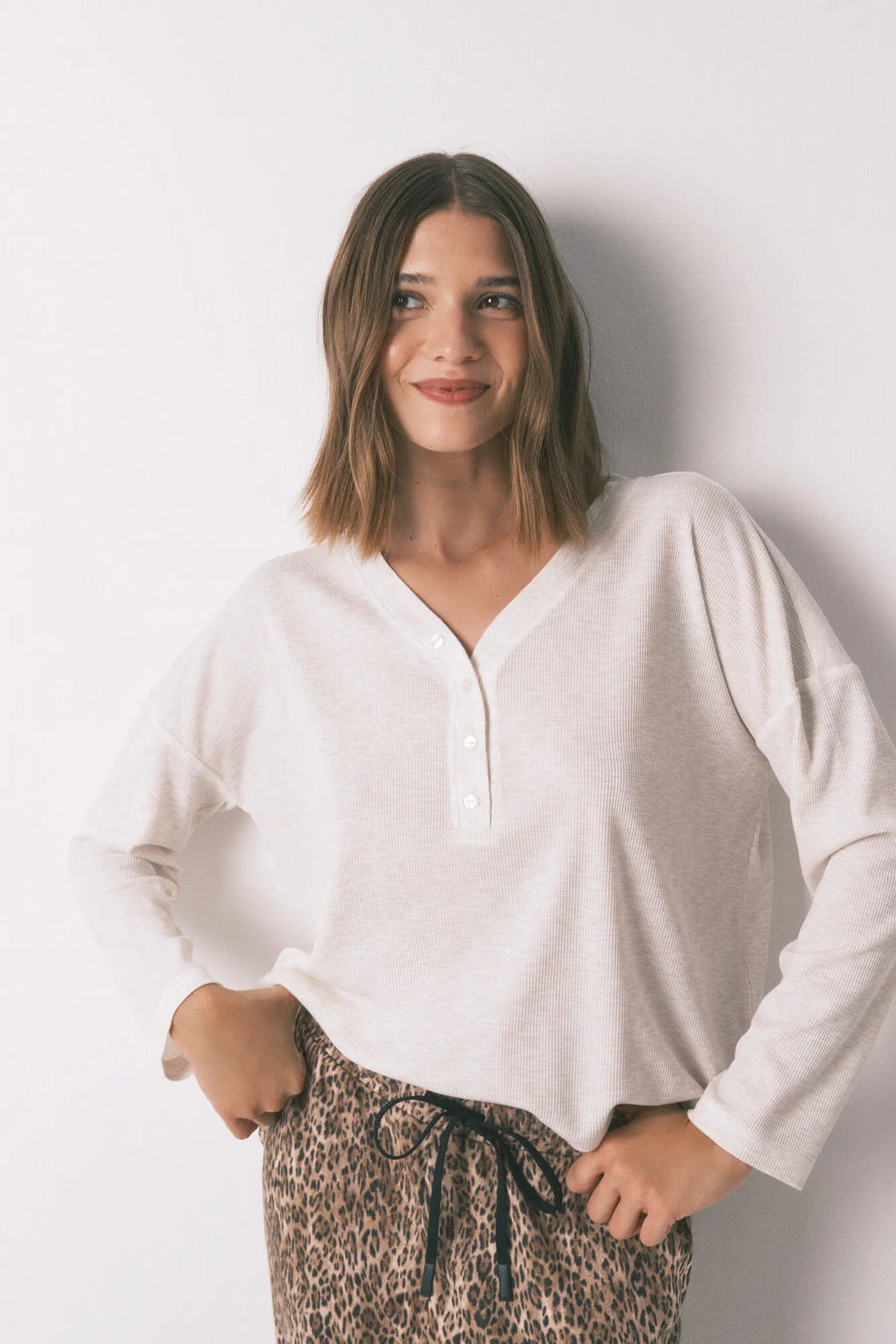 Women Secret_Beige_Ivory Waffle Long Sleeve T-Shirt_3272293_96_01