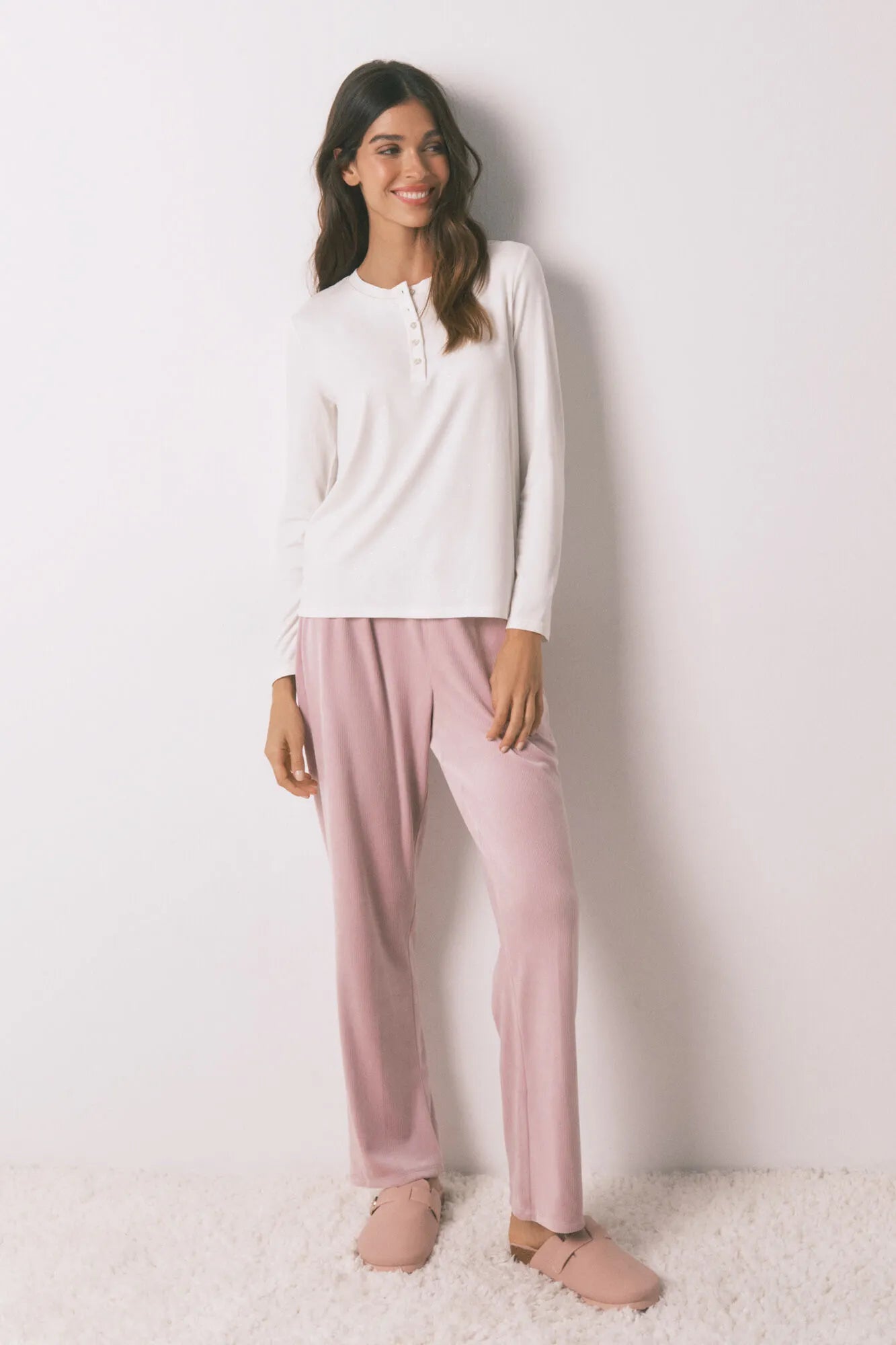 Women Secret_Ivory_Long Sleeve Glossy White Viscose T-Shirt_3272328_96_05