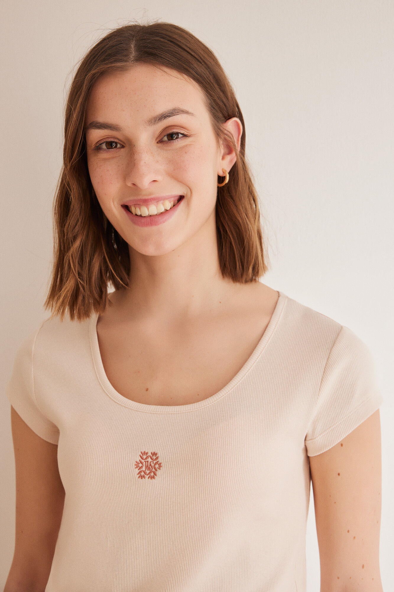 Short Sleeve Ribbed T-Shirt_3277308_71_02
