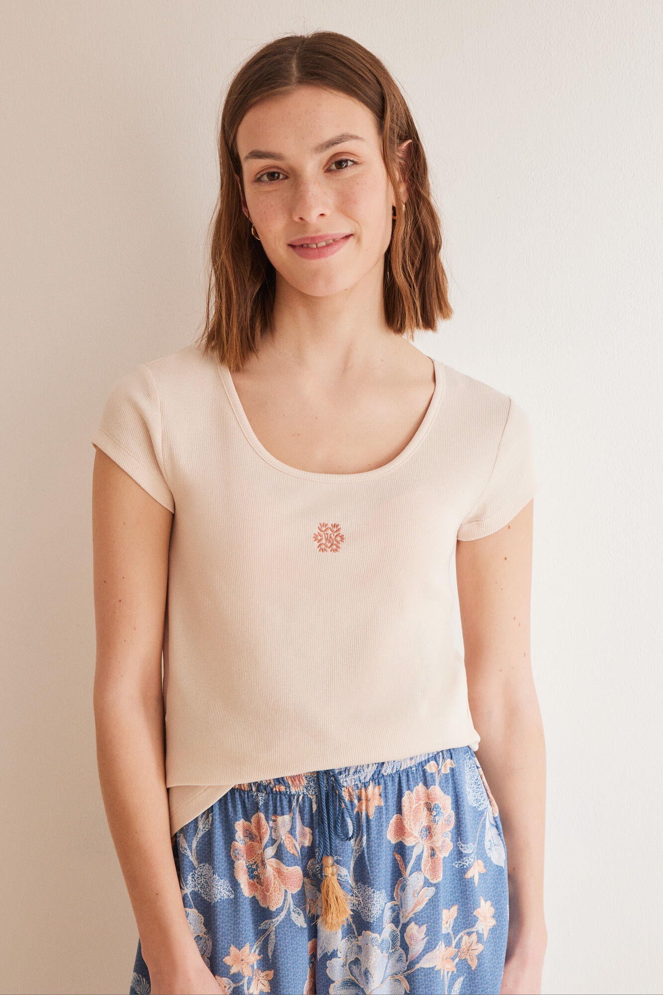 Short Sleeve Ribbed T-Shirt_3277308_71_03