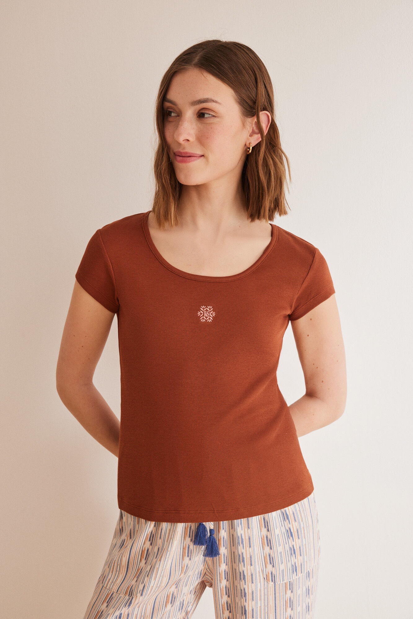 Short Sleeve Ribbed T-Shirt_3277309_31_02