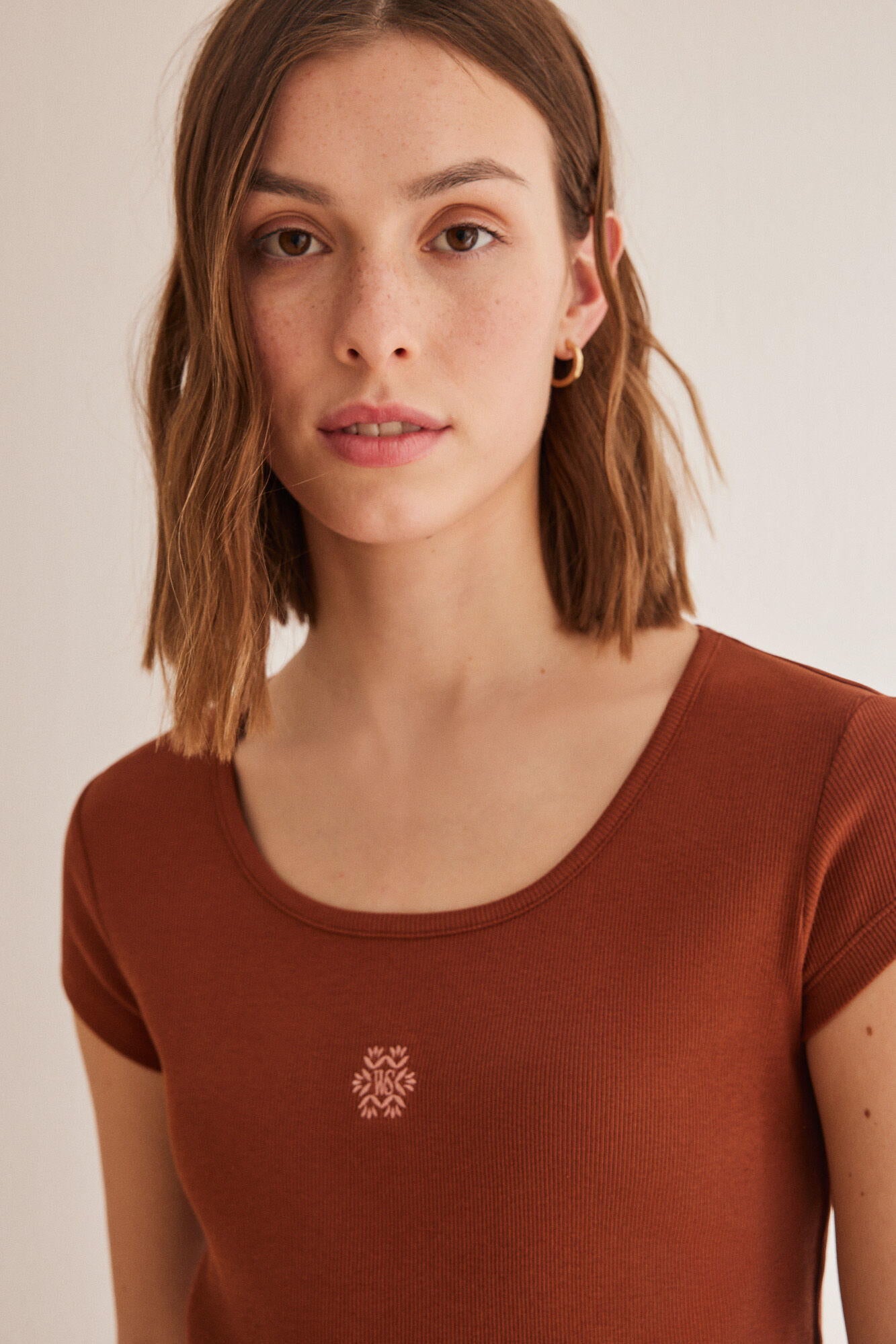 Short Sleeve Ribbed T-Shirt_3277309_31_04