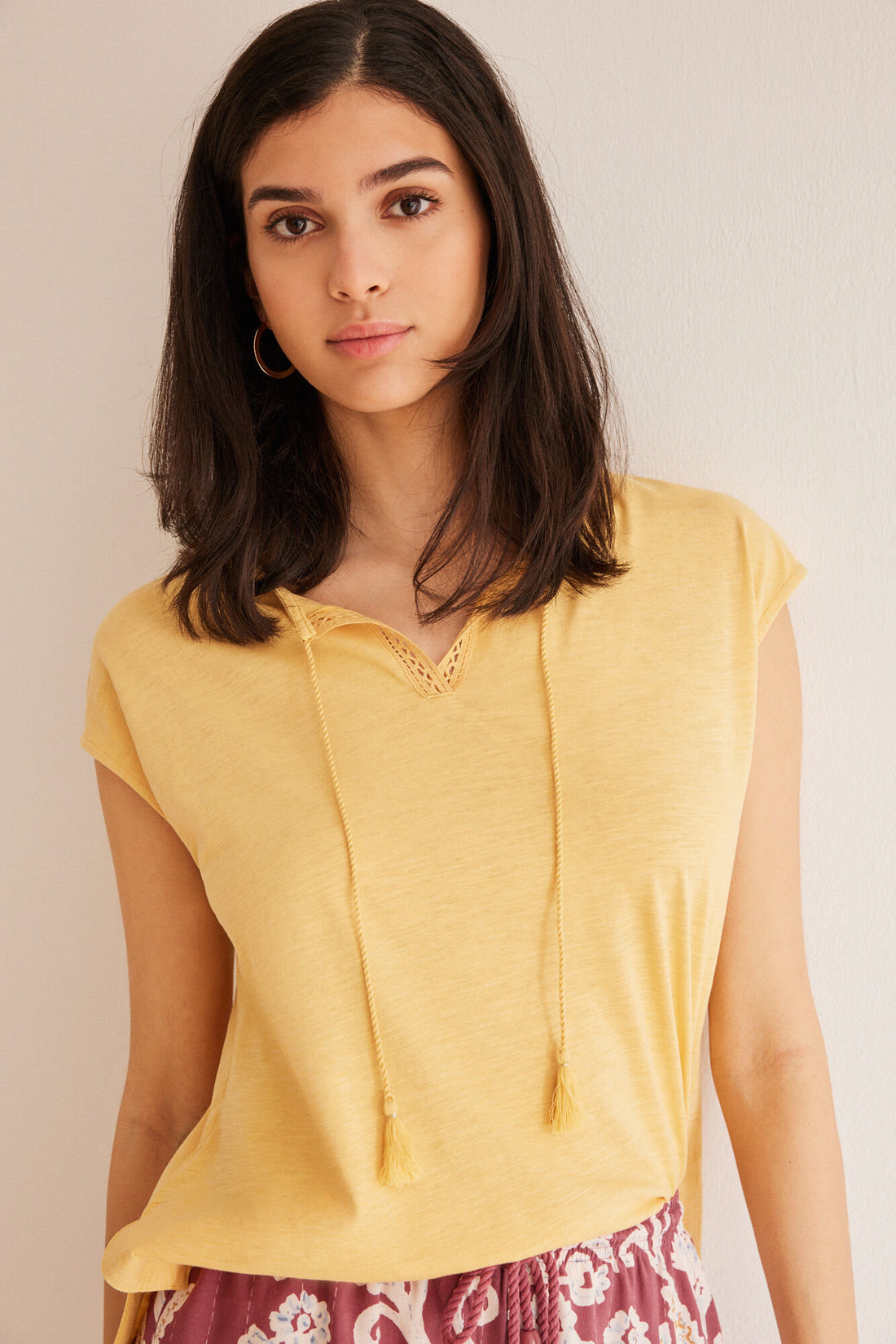 Yellow Short Sleeves T Shirt_3277320_04_01