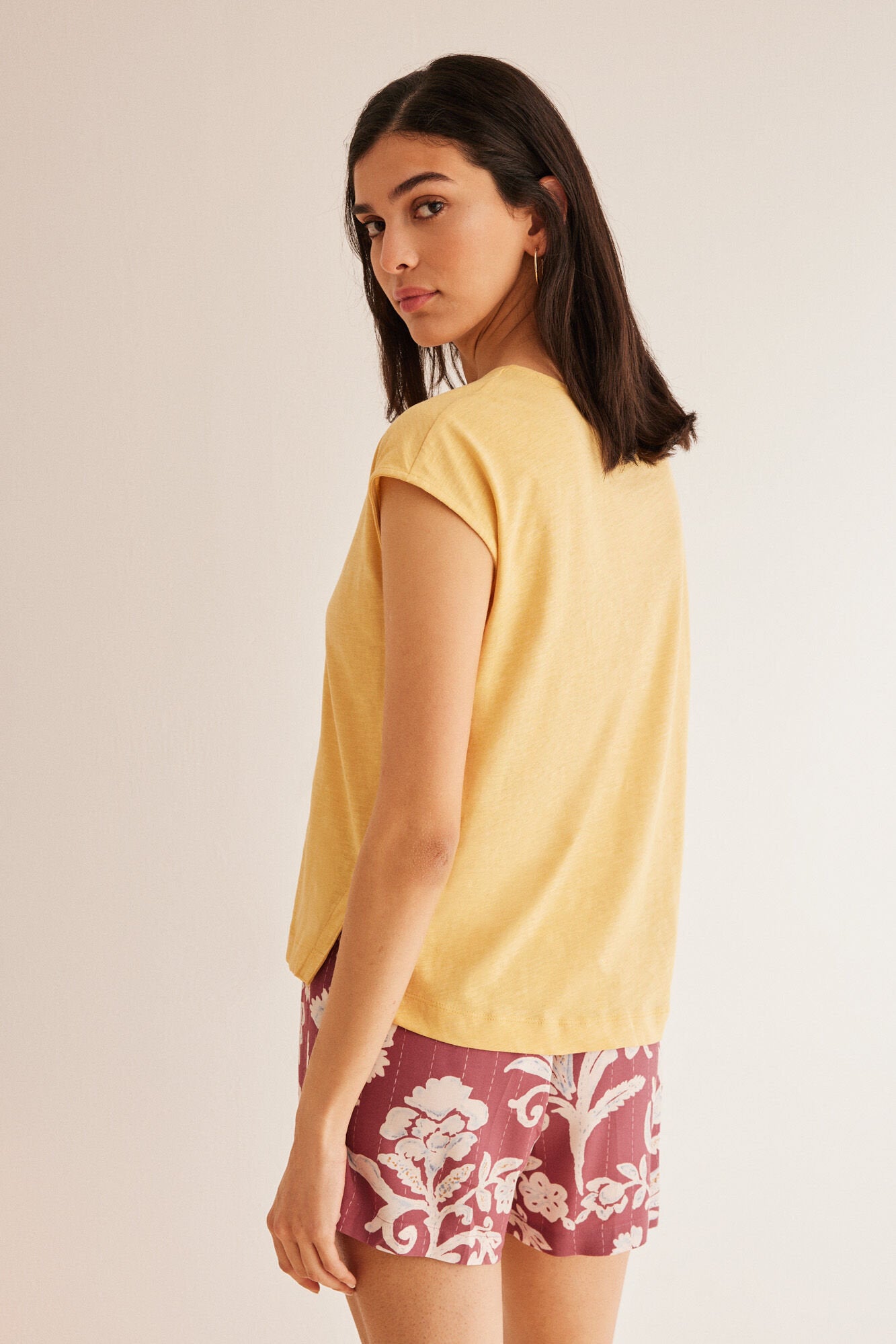 Yellow Short Sleeves T Shirt_3277320_04_05