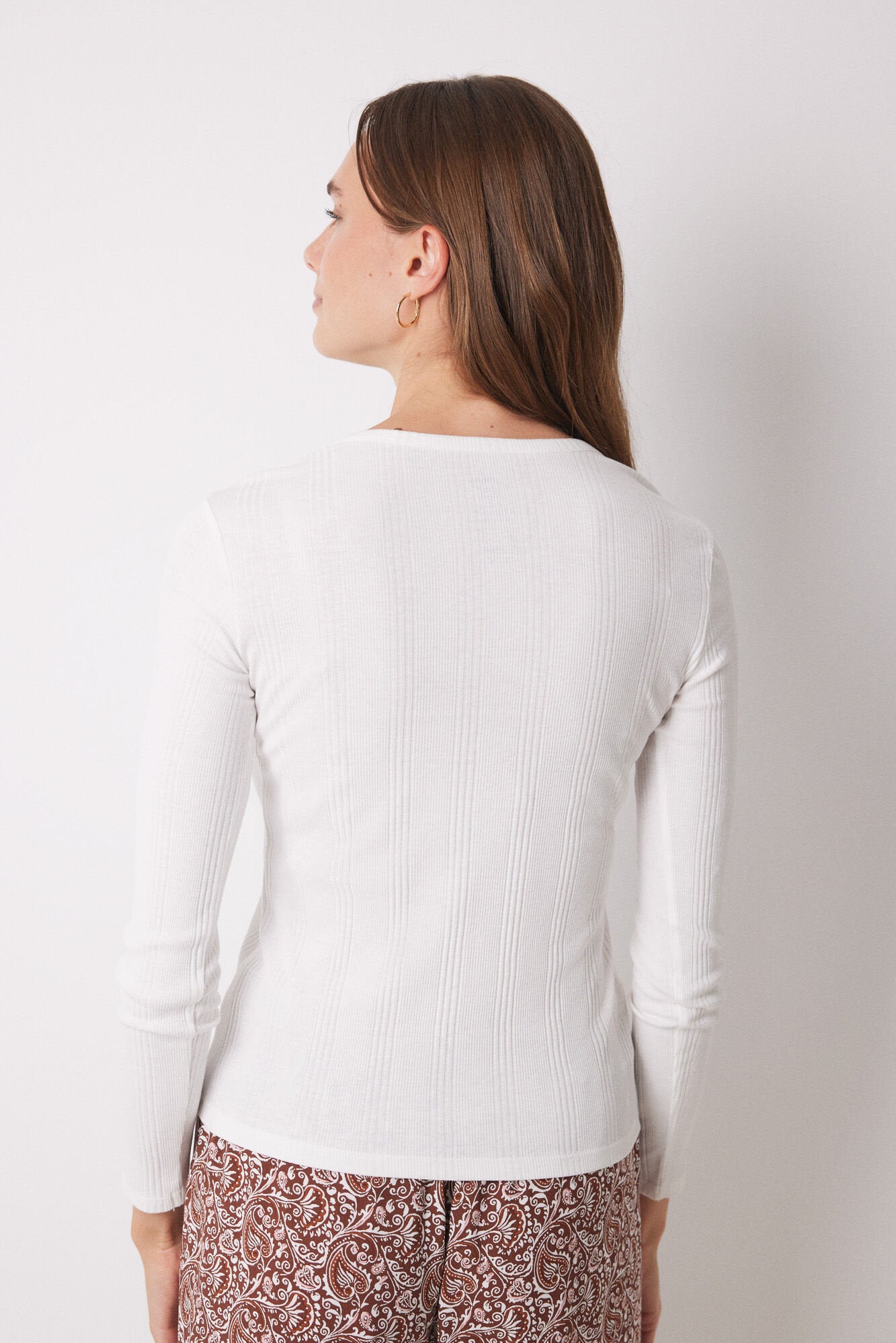 Ivory Ribbed Long Sleeve T-Shirt_03