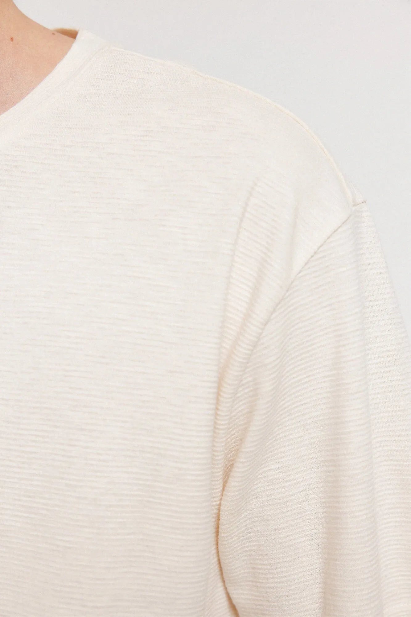 Springfield White Men Textured T-Shirt SKU: 3283428_97 Image 03