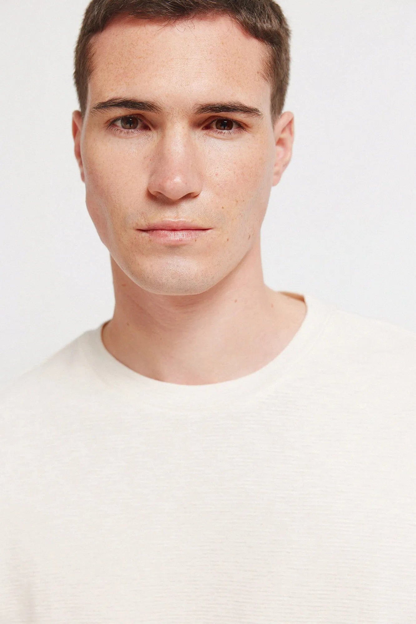 Springfield White Men Textured T-Shirt SKU: 3283428_97 Image 04