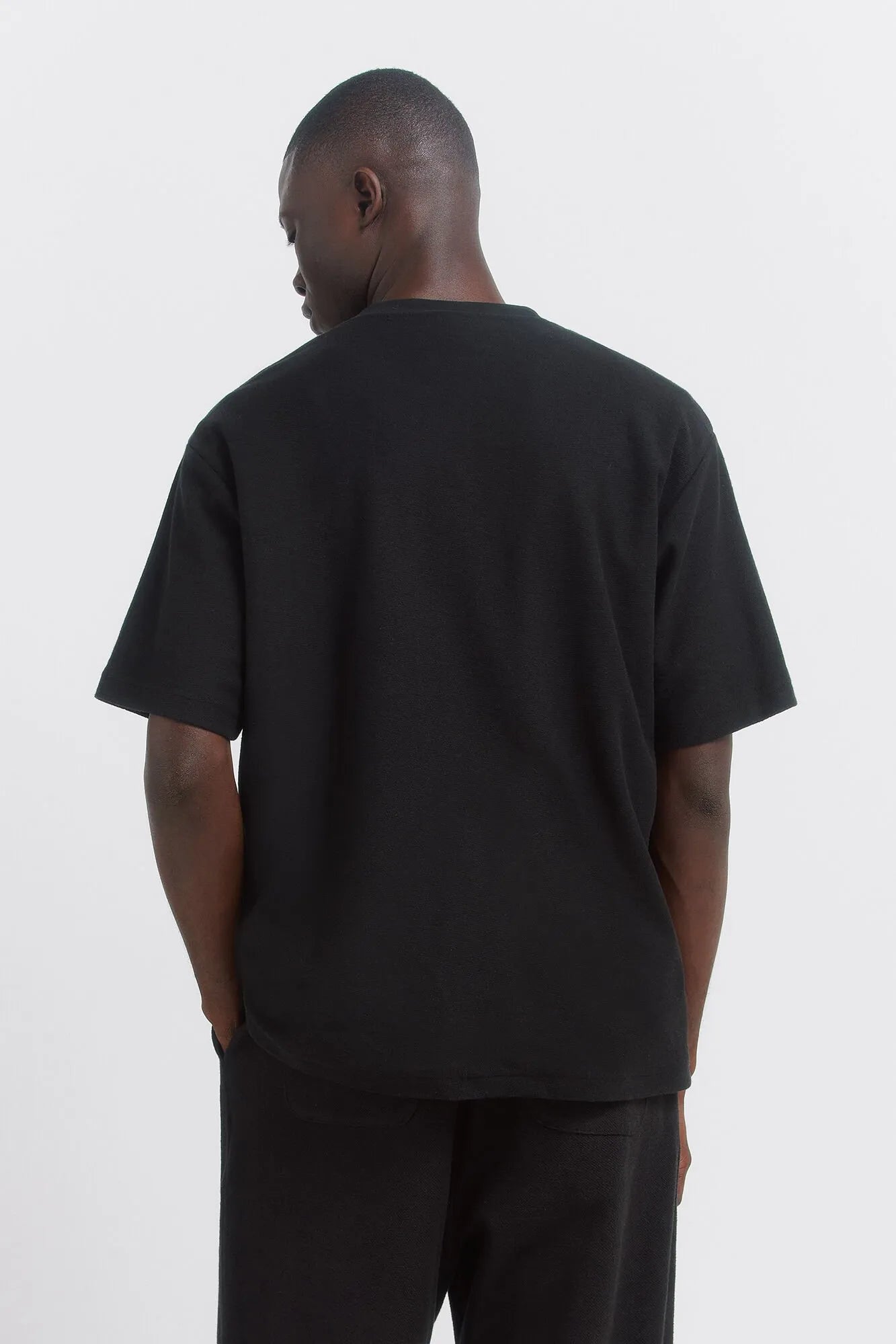 Springfield Black Men Textured T-Shirt SKU: 3283430_01 Image 04